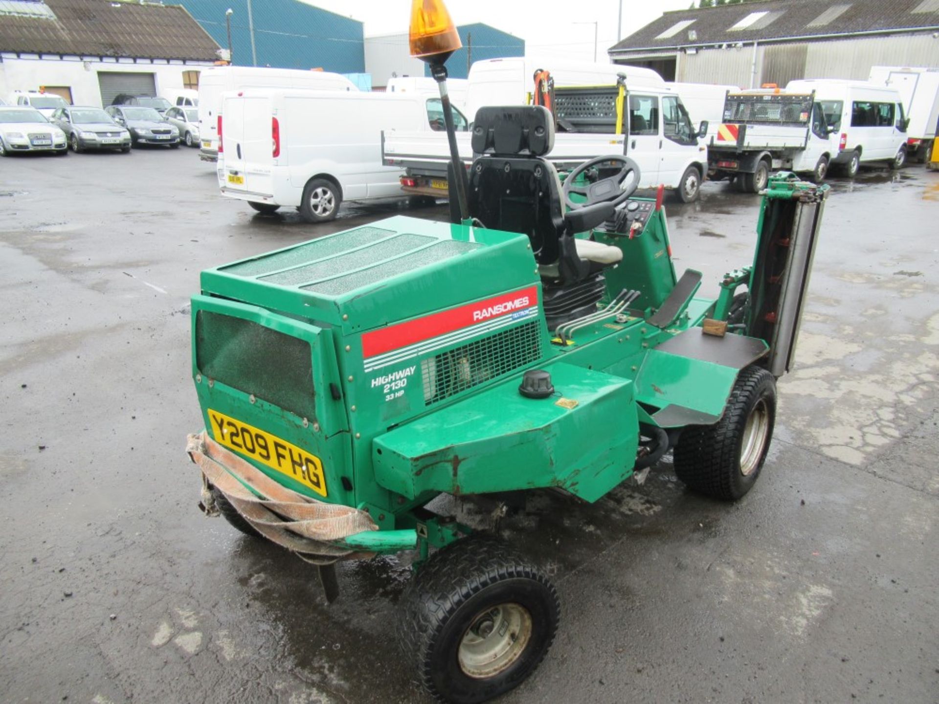 Y reg RANSOMES HIGHWAY 2130 RIDE ON MOWER (DIRECT COUNCIL) 1802 HOURS NOT WARRANTED, NO V5 [+ VAT] - Image 4 of 5