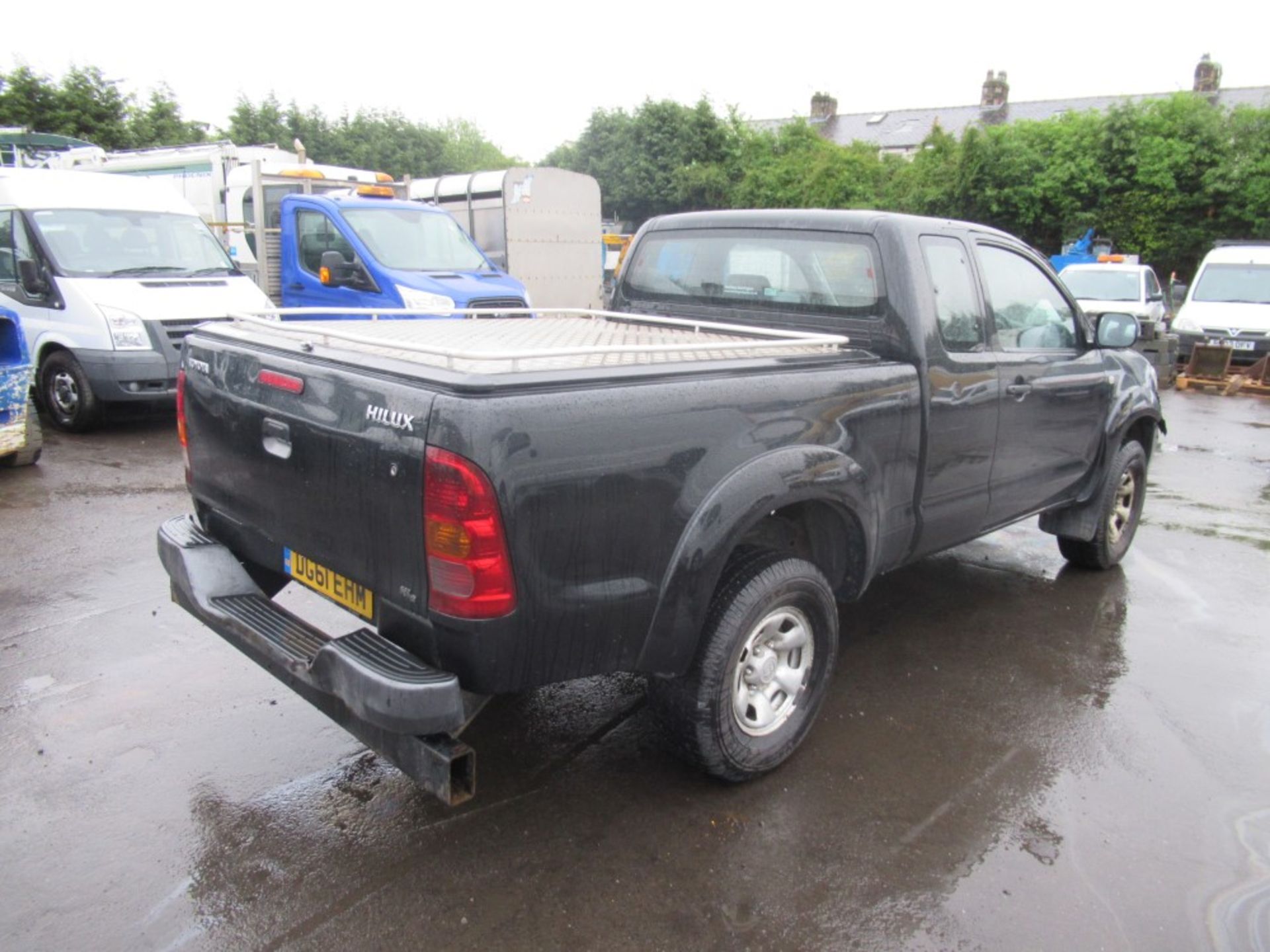 61 reg TOYOTA HILUX HL2 D-4D 4 X 4 ECB, 1ST REG 09/11, TEST 09/19, 306943M NOT WARRANTED, NO V5 [+ - Image 4 of 5