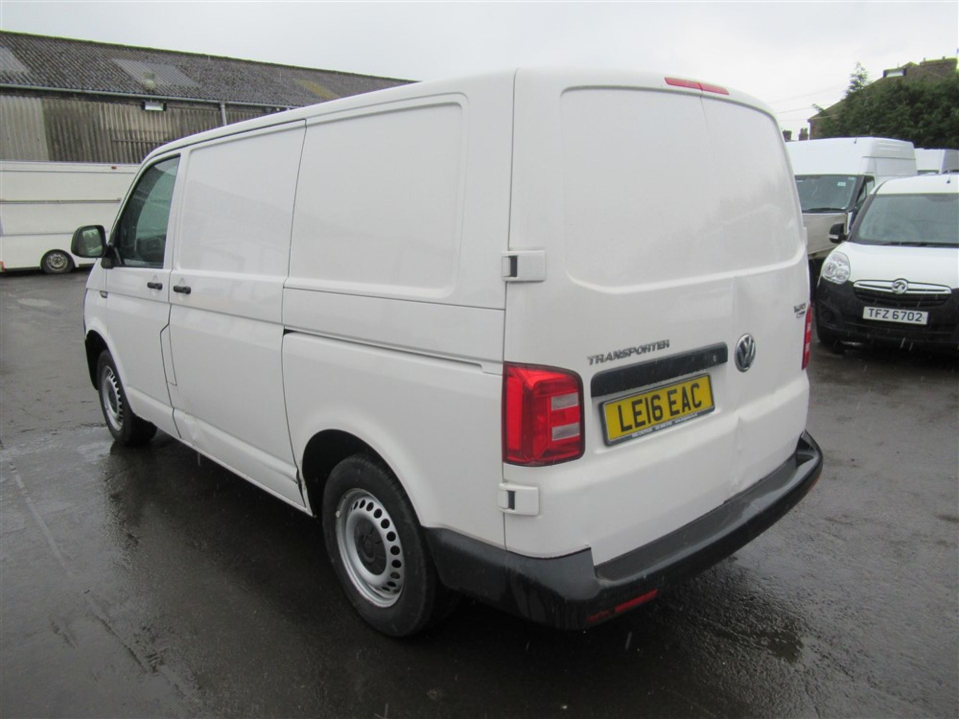 16 reg VW TRANSPORTER T28 S-LINE TDI, 1ST REG 08/16, 57157M WARRANTED, V5 HERE, 1 FORMER KEEPER [+ - Image 3 of 6