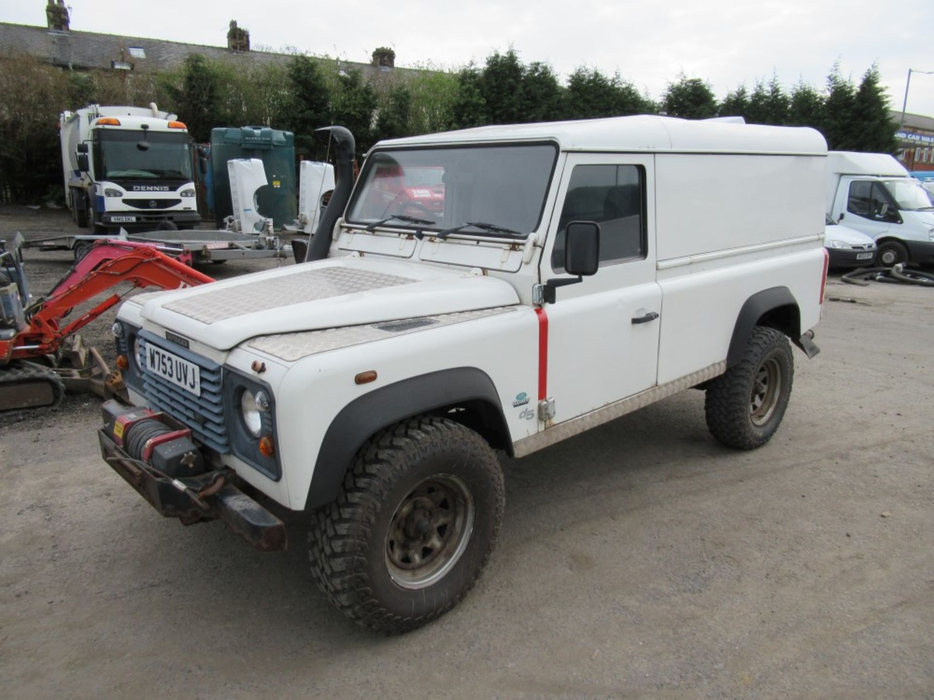 W reg LANDROVER DEFENDER 110 TD5, 1ST REG 03/00, TEST 08/19, 146595M NOT WARRANTED, OLD STYLE V5 - Image 2 of 5