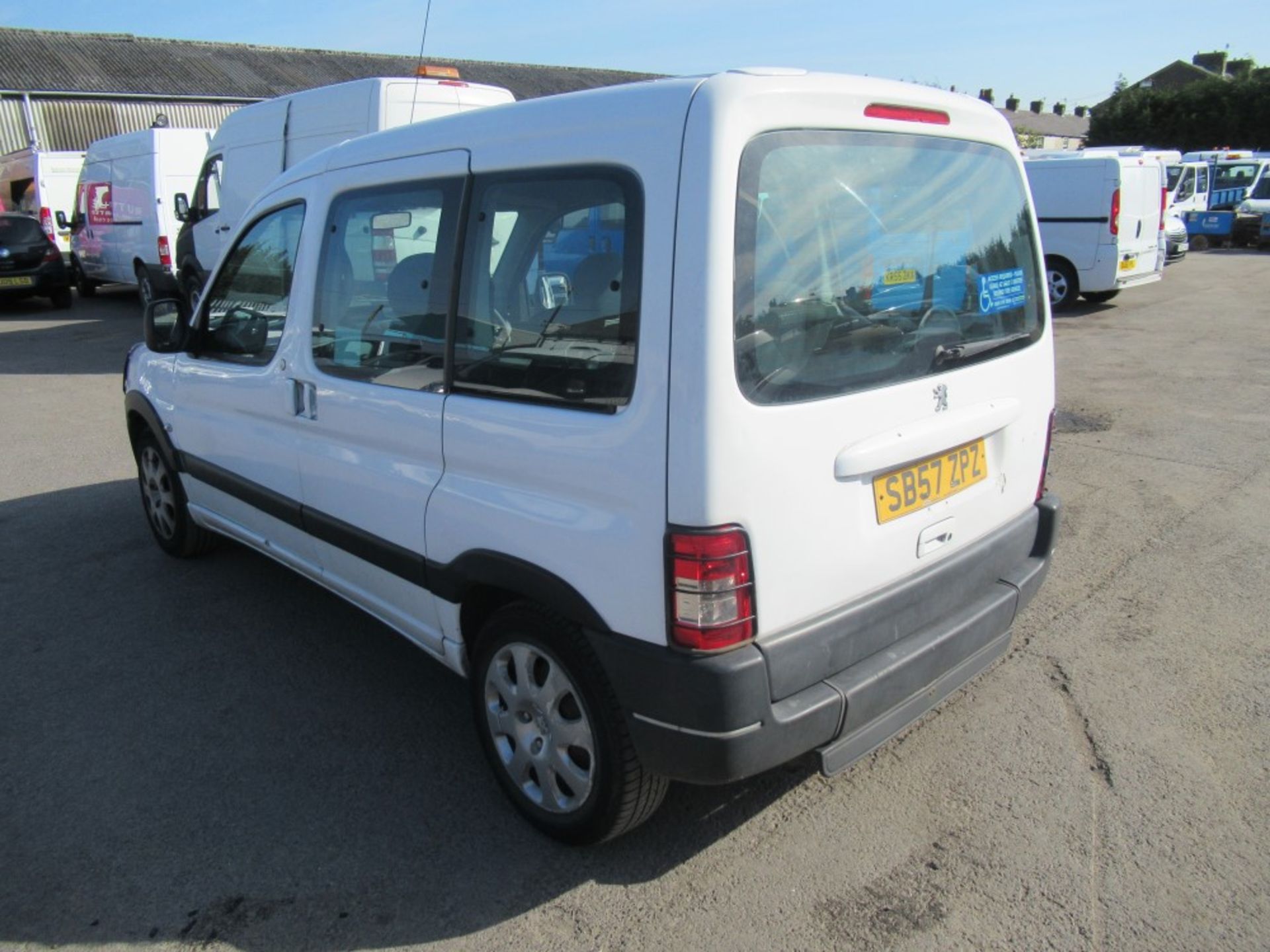 57 reg PEUGEOT PARTNER COMBI, 1ST REG 01/08, TEST 12/19, 168493M, V5 HERE, 1 FORMER KEEPER [NO VAT] - Image 3 of 6