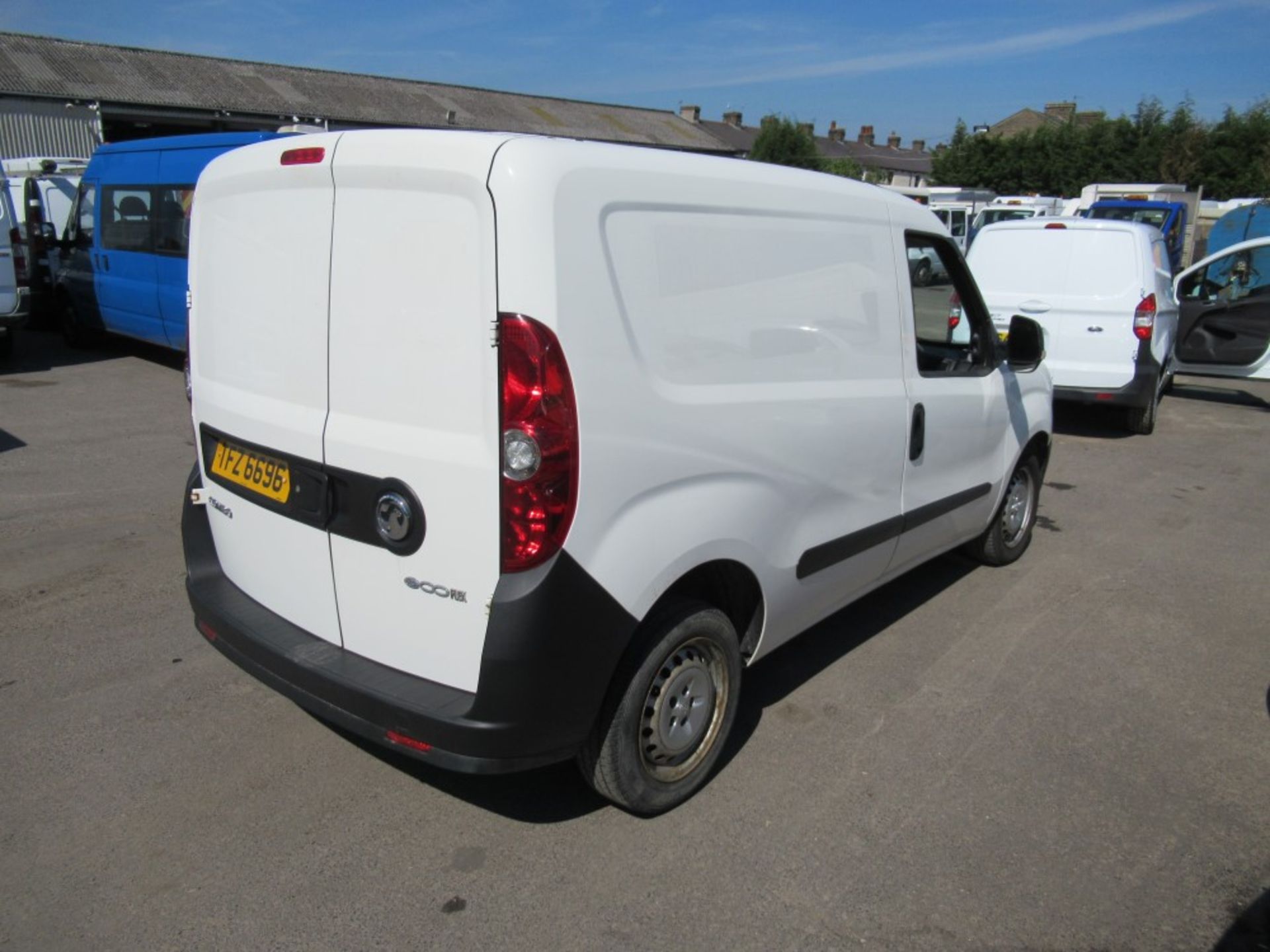 2014 VAUXHALL COMBO 2000 L1H1 CDTI SS ECO FLEX, 1ST REG 07/14, TEST 07/19, 106620M WARRANTED, V5 - Image 4 of 5