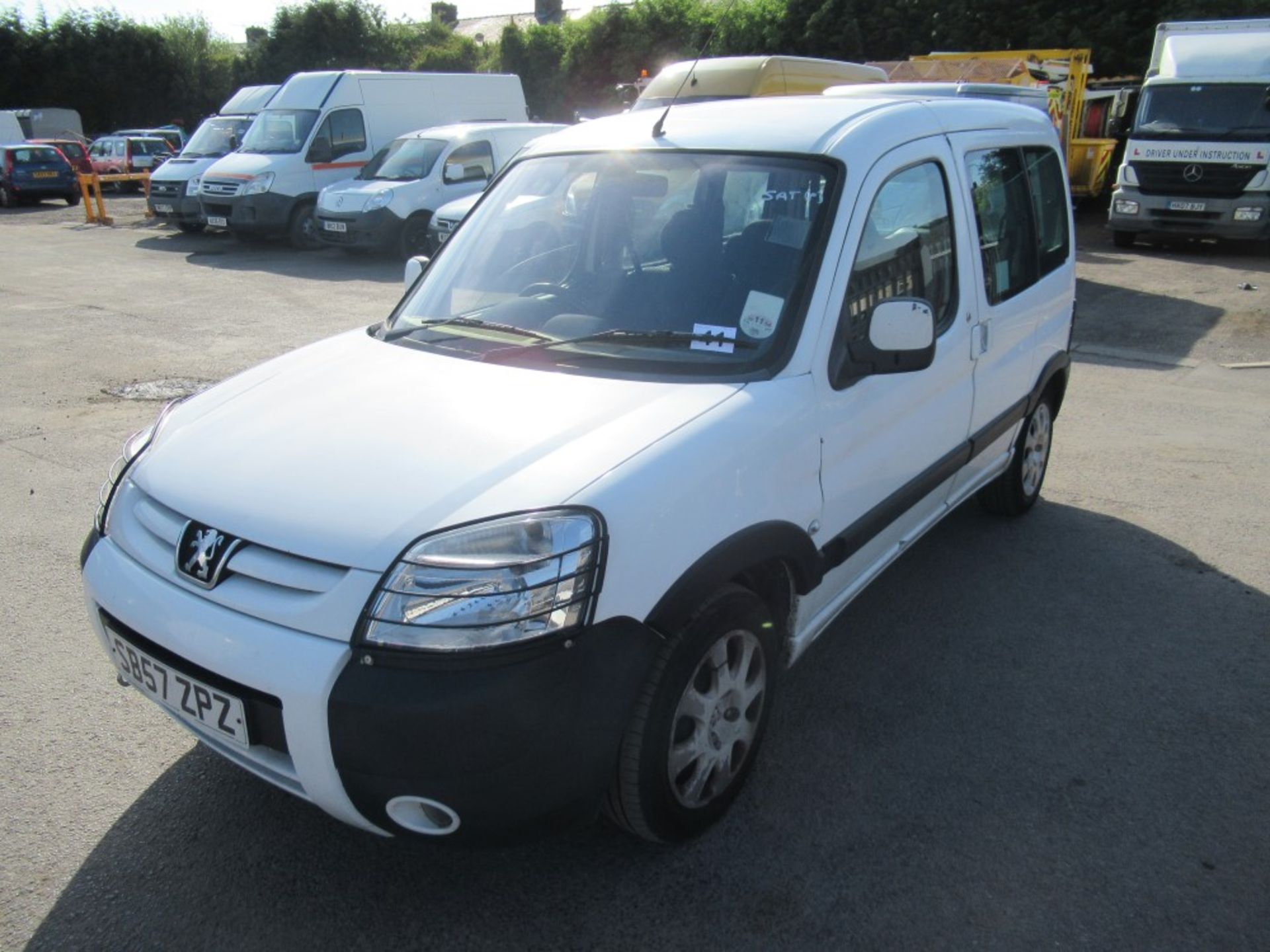 57 reg PEUGEOT PARTNER COMBI, 1ST REG 01/08, TEST 12/19, 168493M, V5 HERE, 1 FORMER KEEPER [NO VAT] - Image 2 of 6