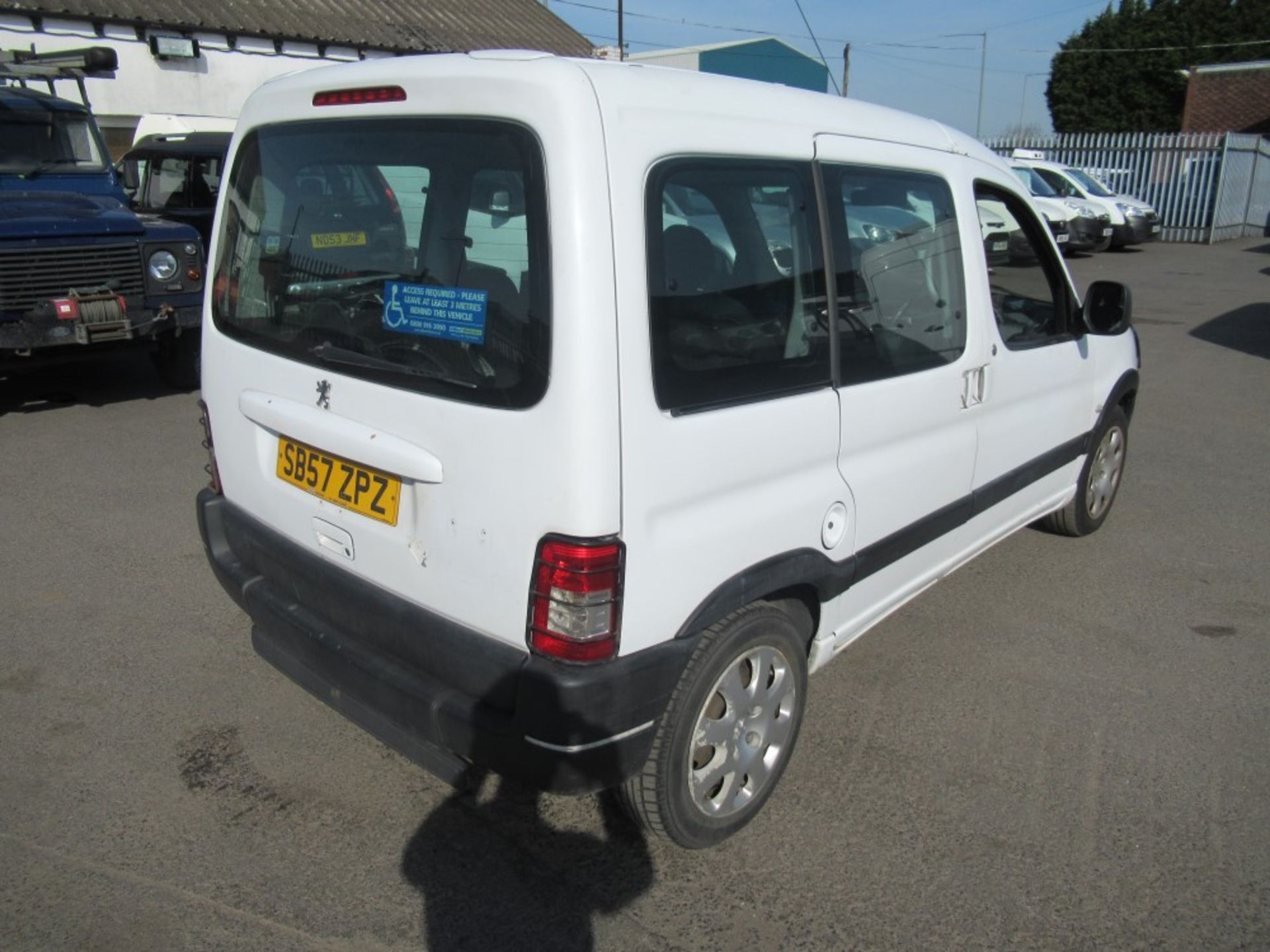 57 reg PEUGEOT PARTNER COMBI, 1ST REG 01/08, TEST 12/19, 168493M, V5 HERE, 1 FORMER KEEPER [NO VAT] - Image 4 of 6