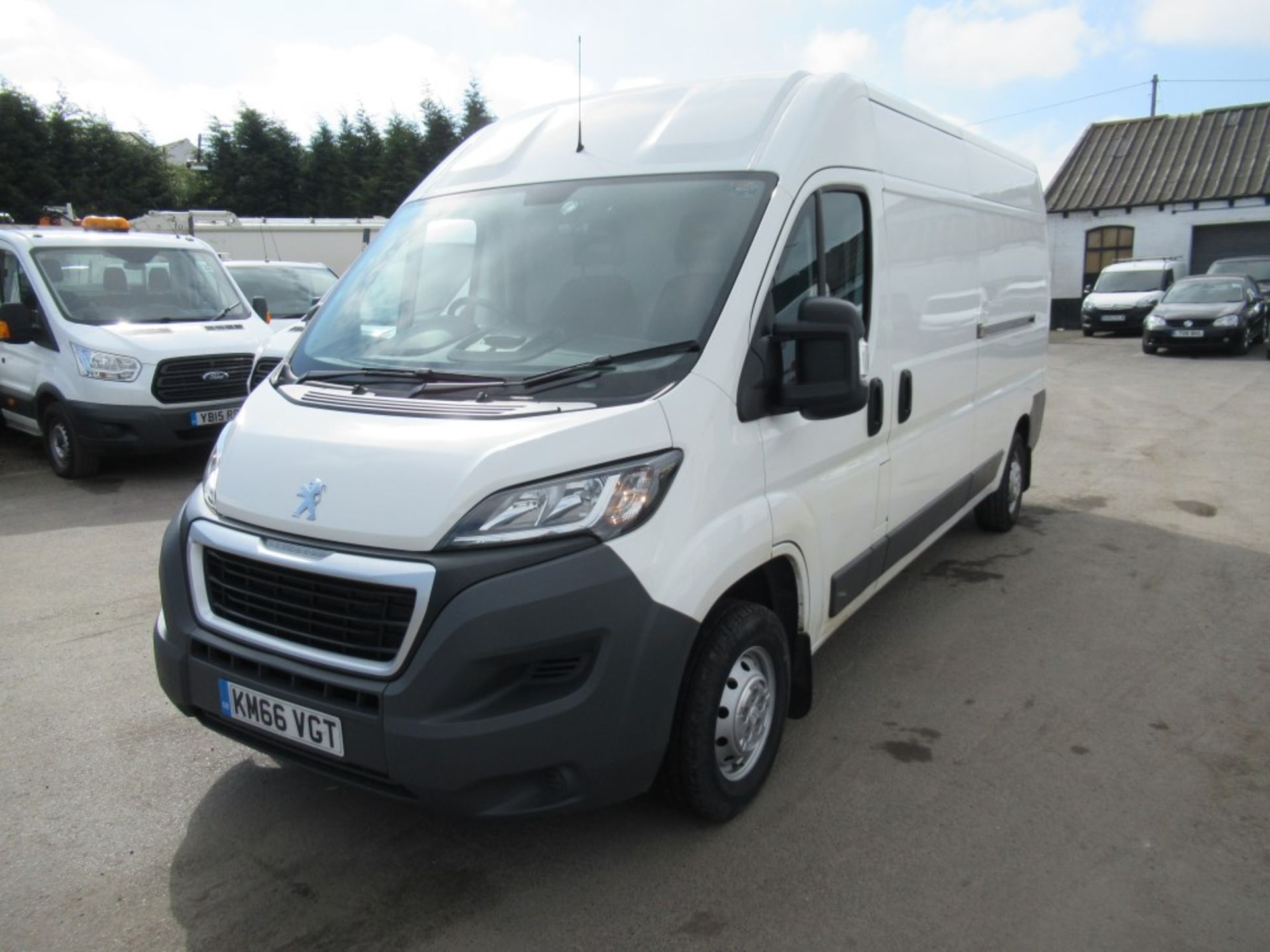 66 reg PEUGEOT BOXER 335 HDI, 1ST REG 11/16, 31136M, V5 HERE, 2 FORMER KEEPERS (ON VCAR REGISTER CAT - Image 2 of 6