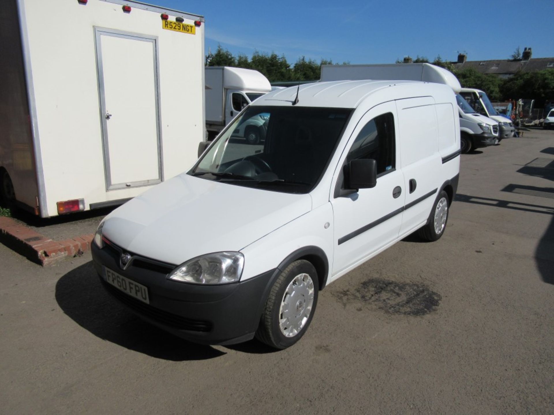 60 reg VAUXHALL COMBO 2000 CDTI, 1ST REG 12/10, TEST 02/20, 170534M NOT WARRANTED, V5 HERE, 1 - Image 2 of 5