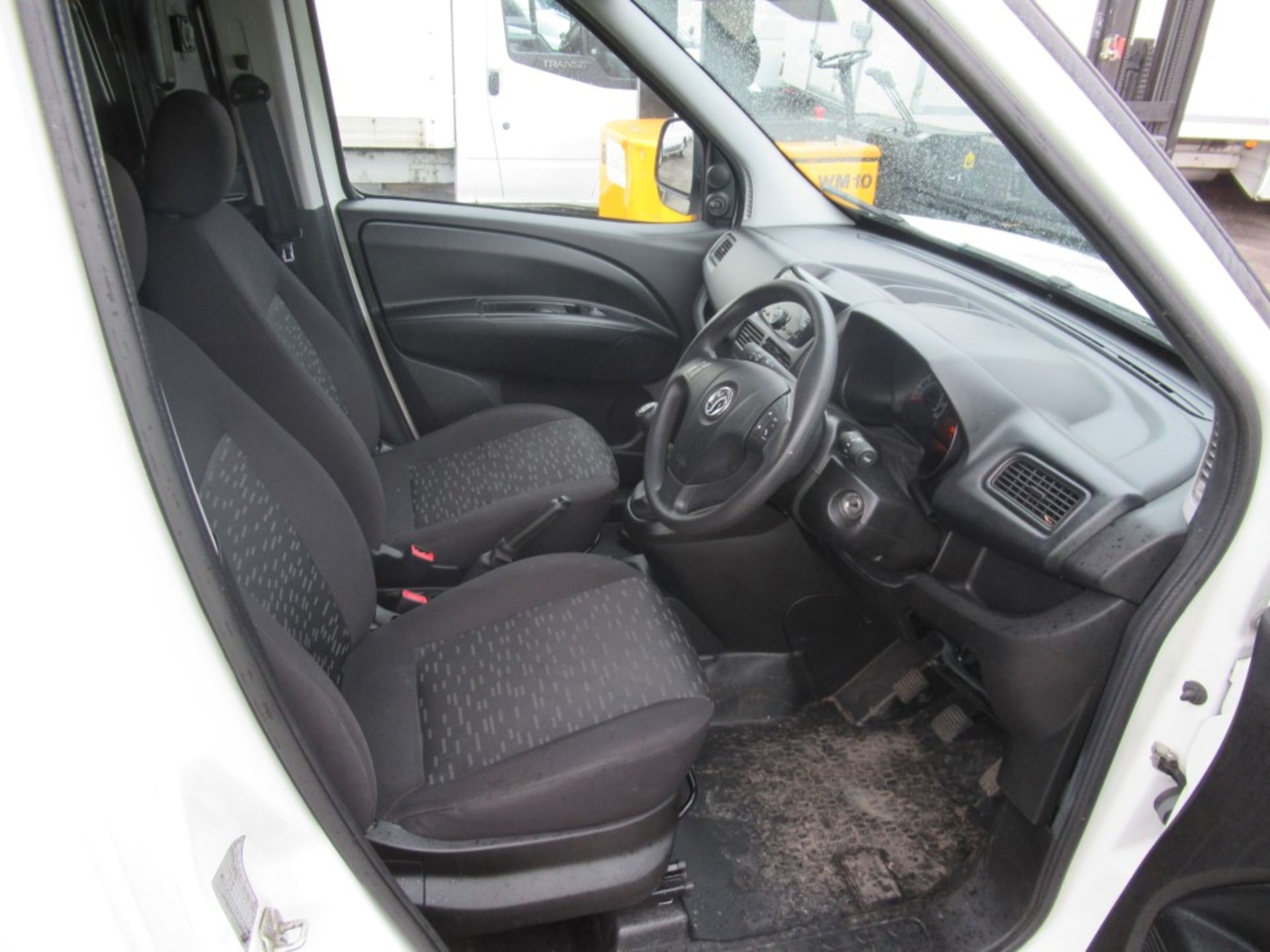 15 reg VAUXHALL COMBO 2000 CDTI, 1ST REG 08/15, TEST 08/19, 36312M WARRANTED, PART V5 - NO GREEN - Image 5 of 5