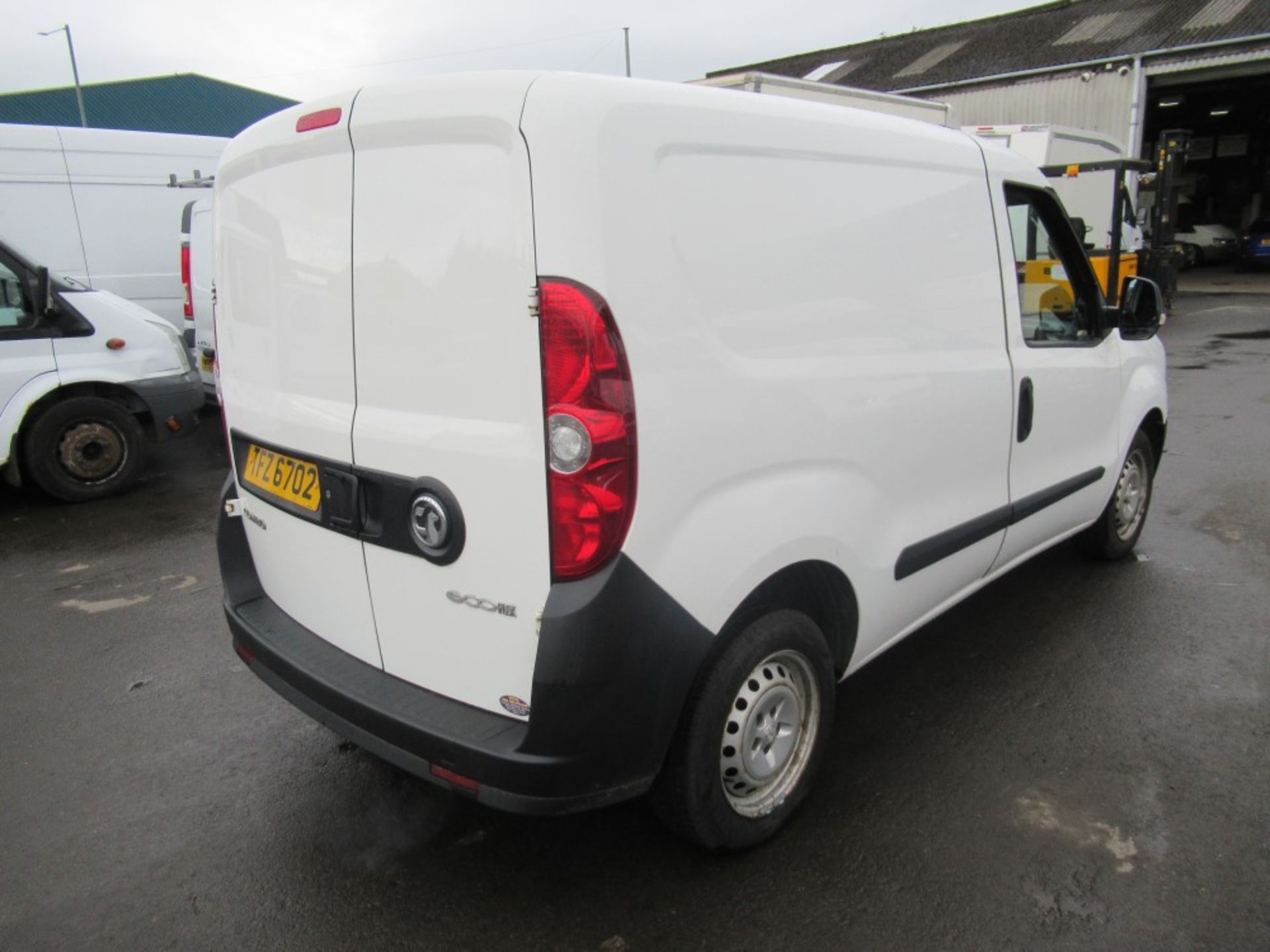 2014 VAUXHALL COMBO 2000 CDTI SS E-FLEX, 1ST REG 07/14, TEST 08/19, 139163M WARRANTED, V5 HERE, 1 - Image 4 of 6