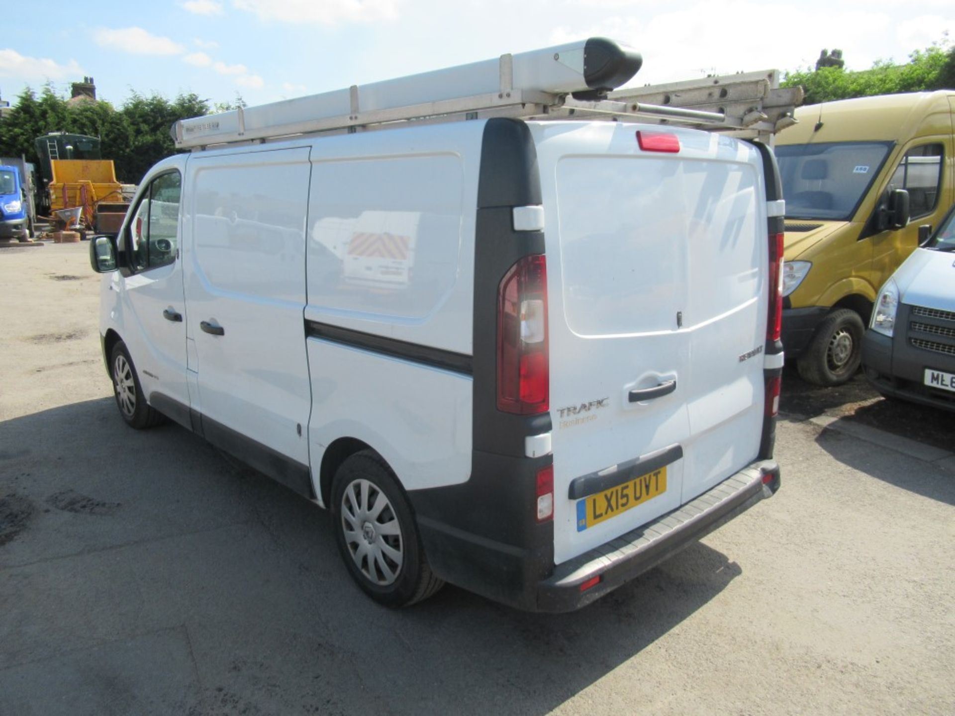 15 reg RENAULT TRAFIC SL27 BUSINESS ENERGY DCI, 1ST REG 03/15, 122266M WARRANTED, V5 HERE, 1 OWNER - Image 3 of 6