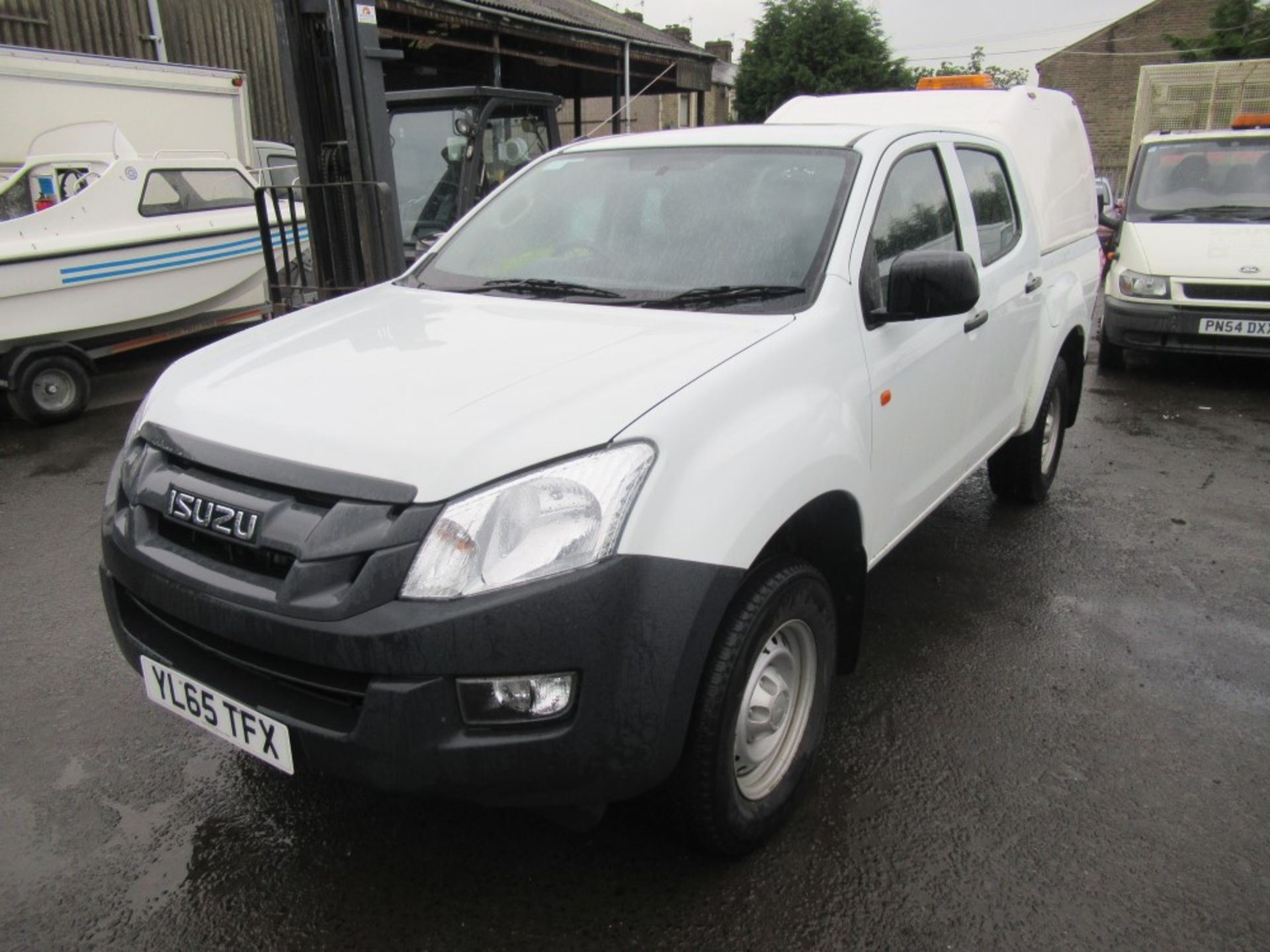 65 reg ISUZU D - MAX D/C TWIN TURBO TD, 1ST REG 02/16, TEST 02/20, 36749M WARRANTED, V5 HERE, 1 - Image 2 of 5