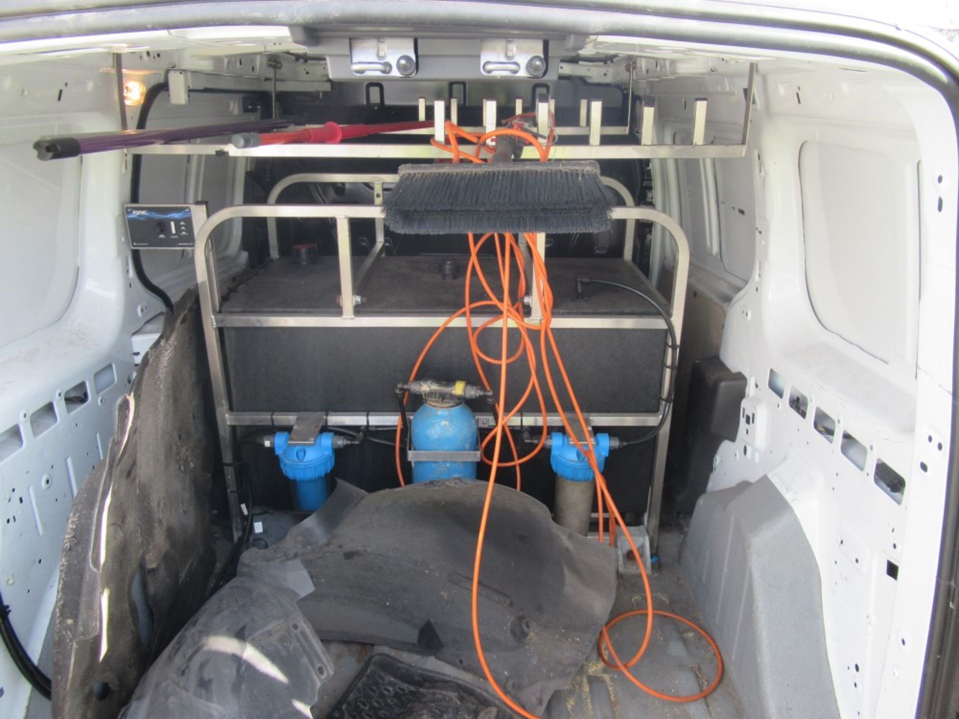 64 reg FORD TRANSIT CONNECT 210 ECO-TECH C/W REACH & WASH SYSTEM IN REAR, 1ST REG 09/14, 120053M - Image 5 of 7