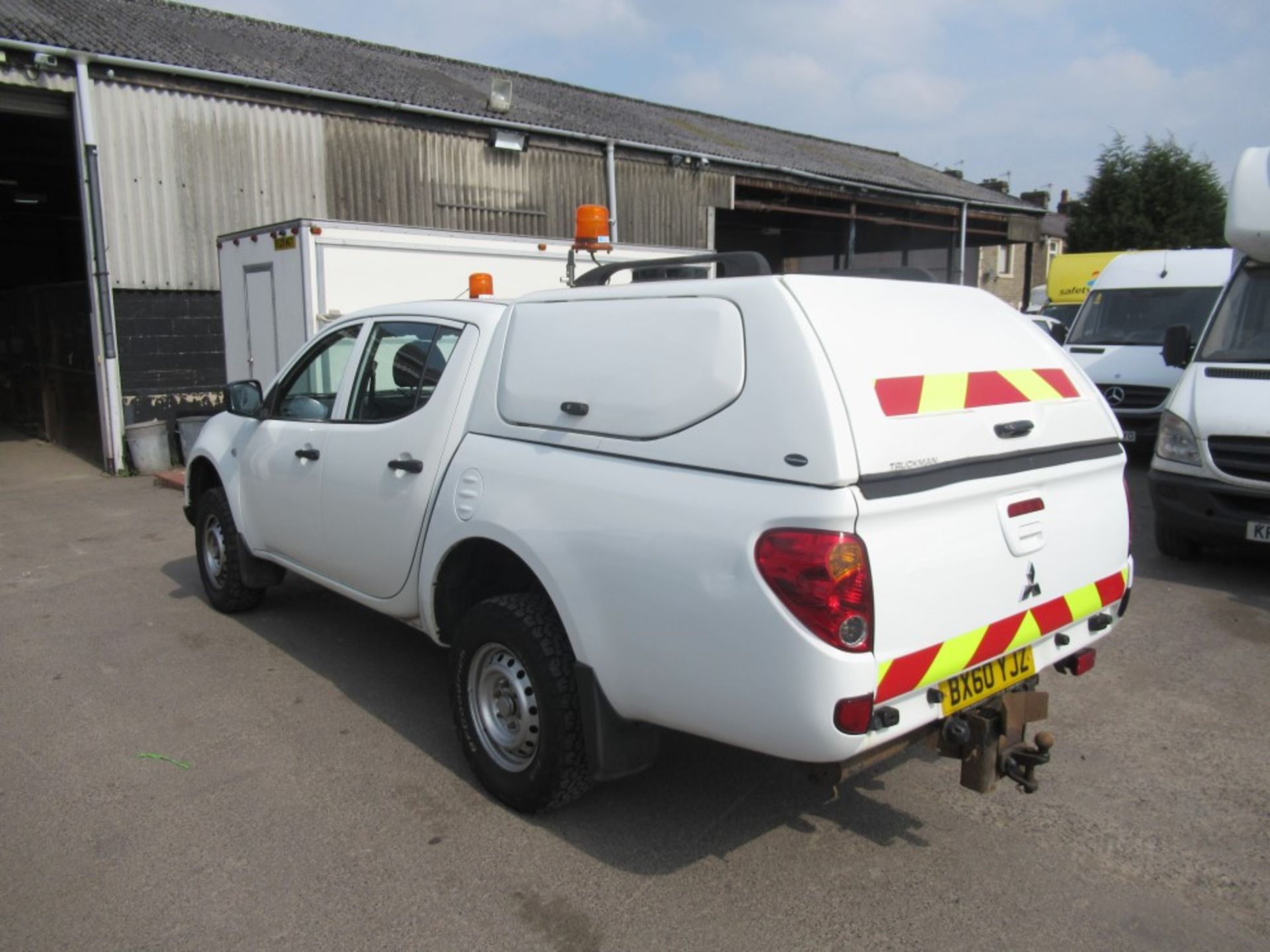 60 reg MITSUBISHI L200 4WORK DCB DI-D 4 X 4 PICKUP, 1ST REG 01/11, TEST 01/20, 135223M WARRANTED, V5 - Image 3 of 5