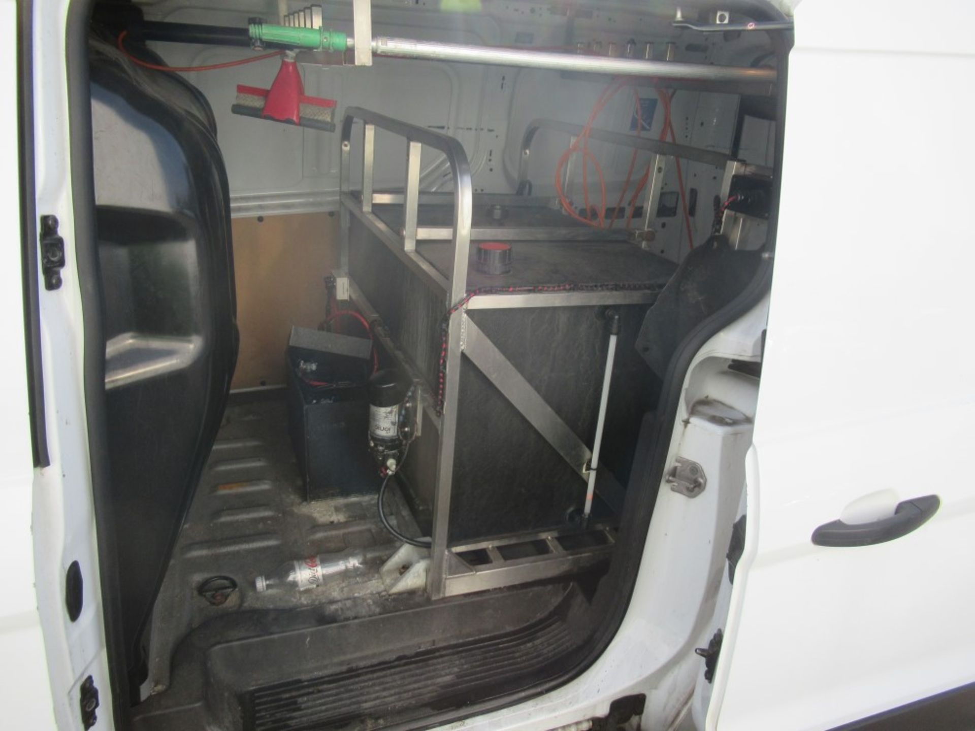 64 reg FORD TRANSIT CONNECT 210 ECO-TECH C/W REACH & WASH SYSTEM IN REAR, 1ST REG 09/14, 120053M - Image 6 of 7
