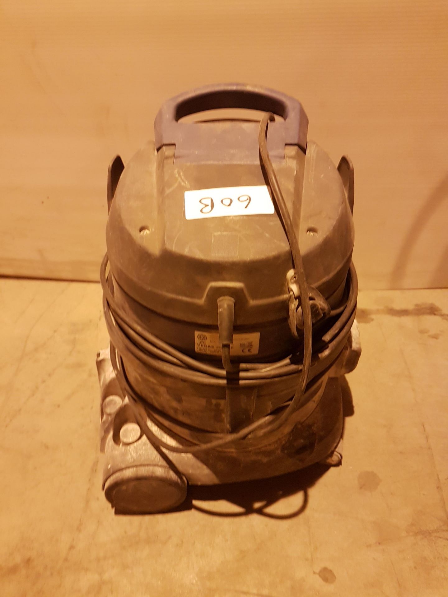 IPC Vegas 202 HP Light Duty Vacuum 110v stcw7610, working