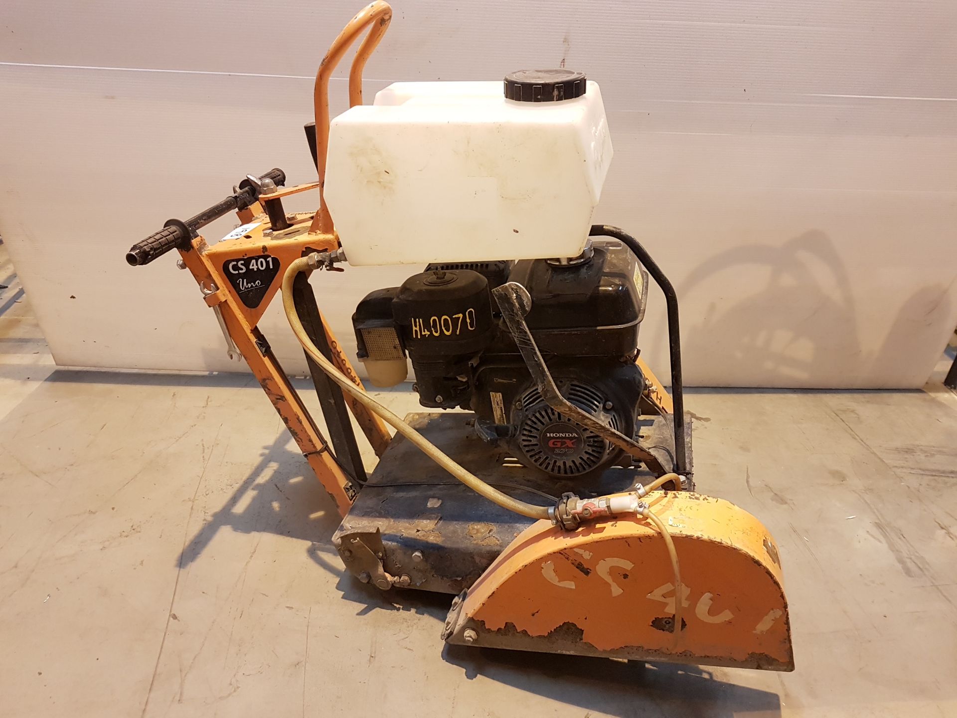 Saint - Gobain CS401 Honda engined petrol road saw h40070, working