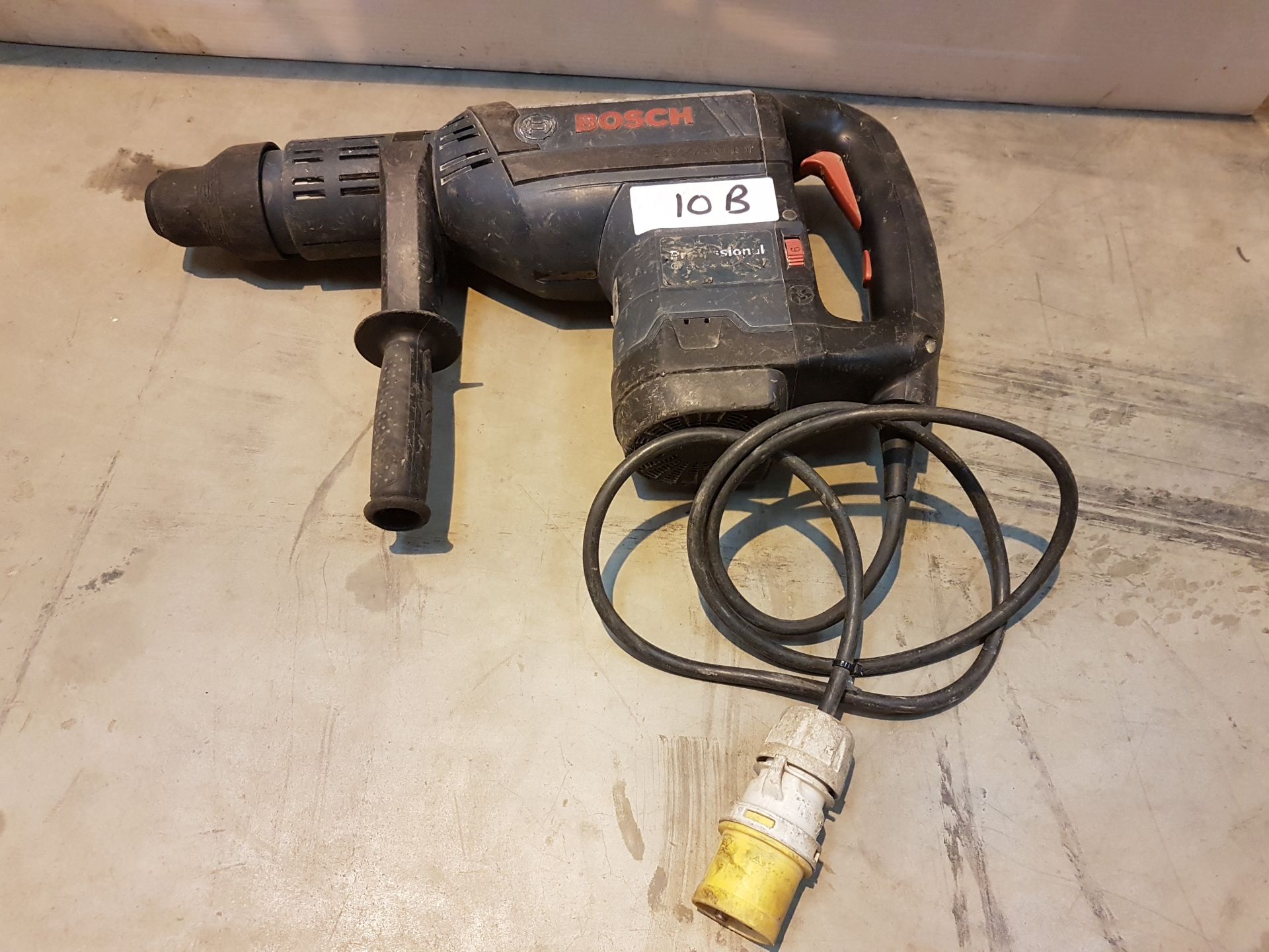 Bosch 110v SDS / Hammer Drill GBH Large H42478, working