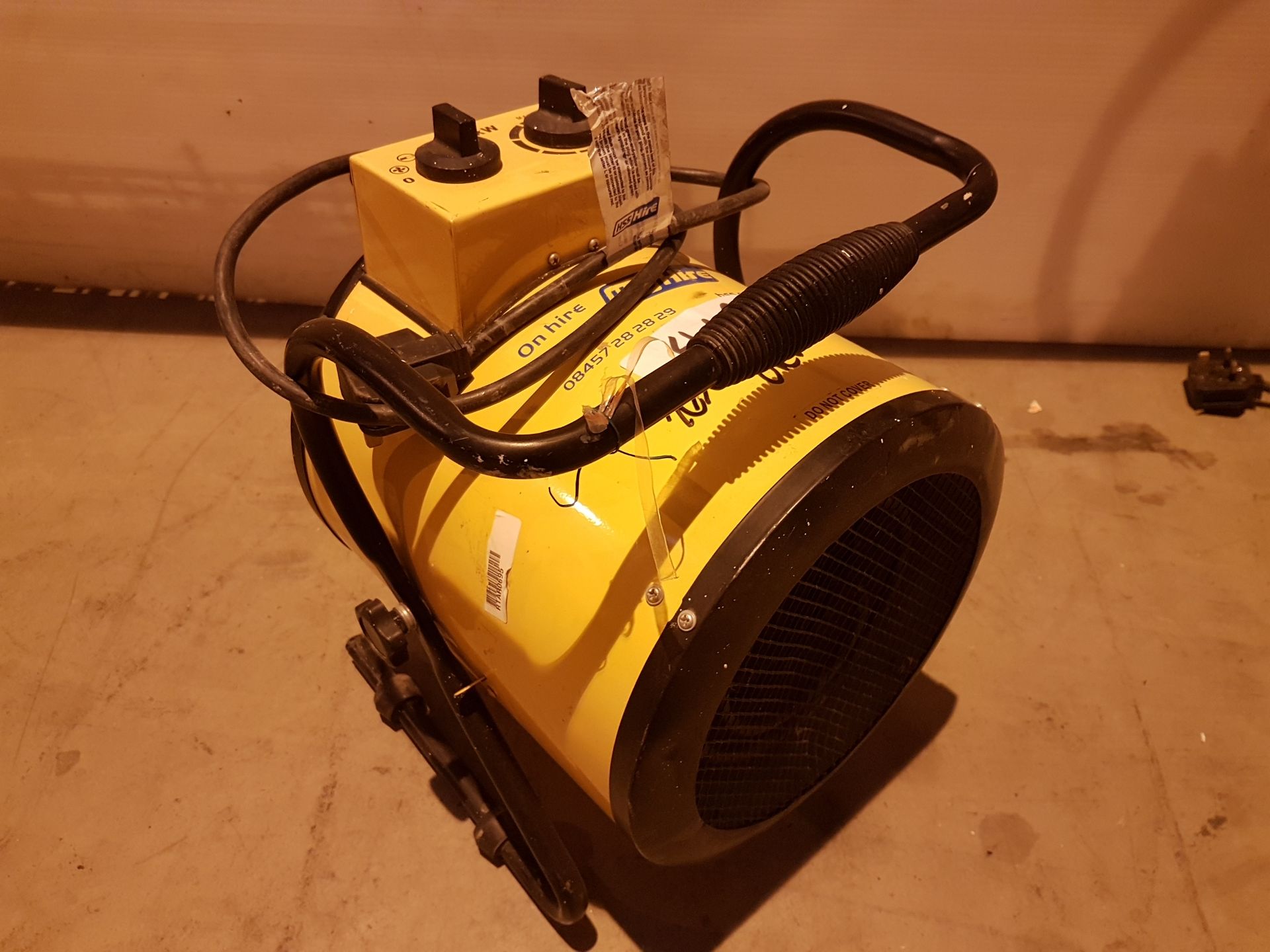 RETAIL FAN HEATER 2.8KW RTAR0695, working