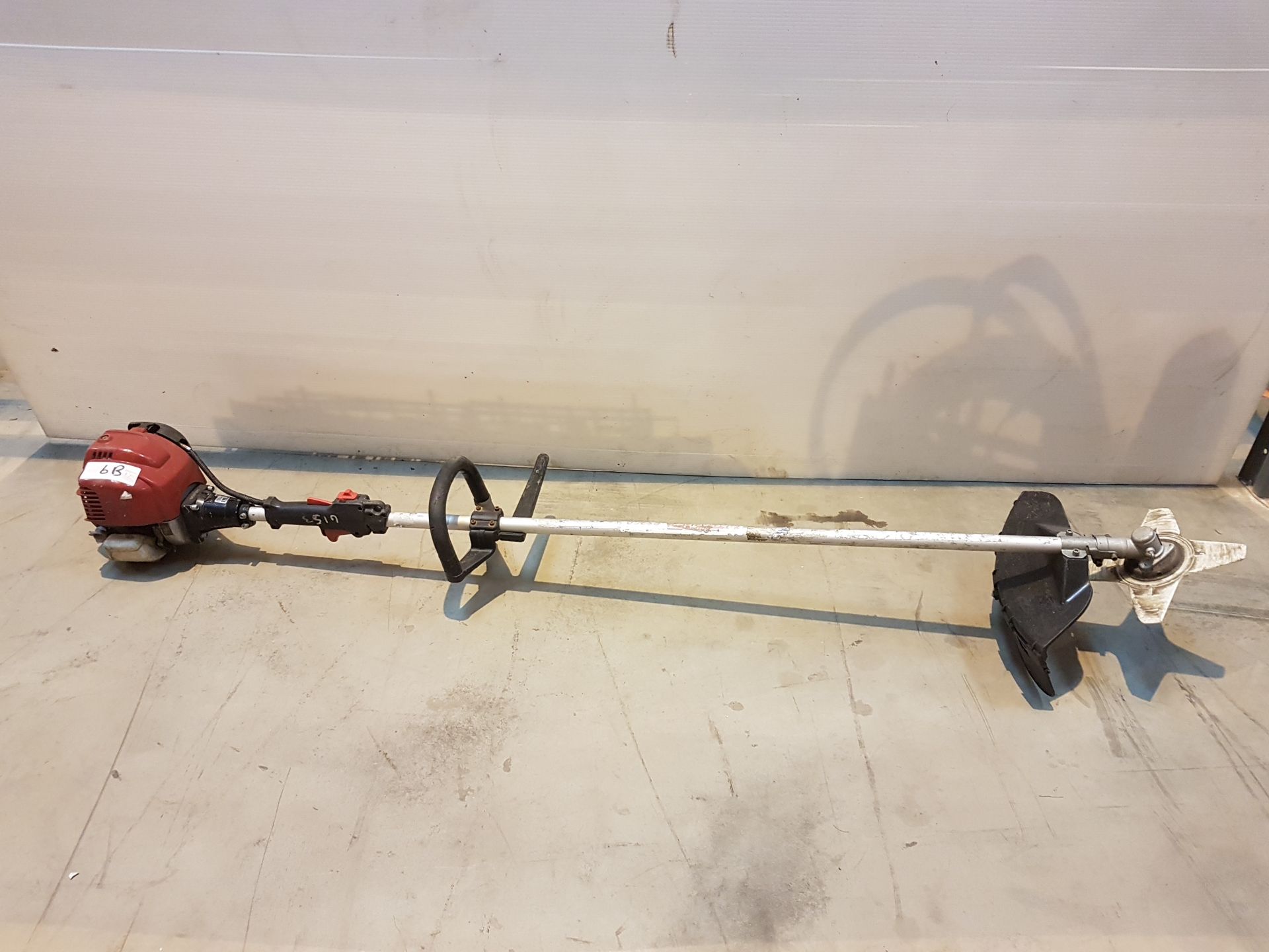 Honda Petrol powered Brush cutter / Strimmer Best207, working