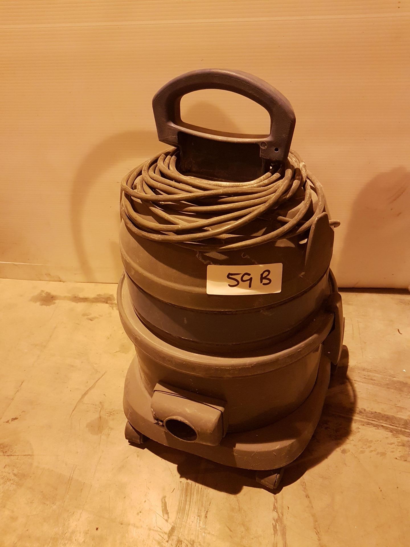 IPC Vegas 202 HP Light Duty Vacuum 110v stcw7532, working