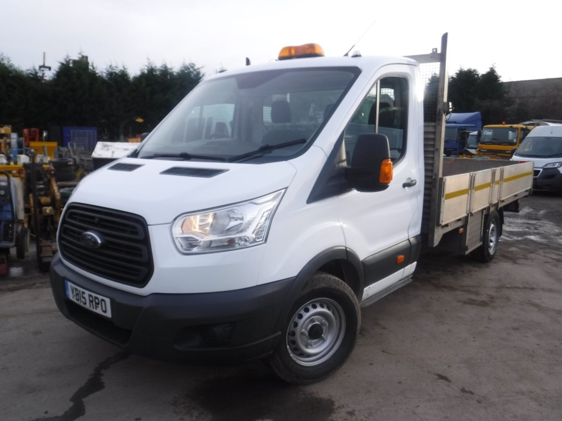 15 reg FORD TRANSIT 350 RWD DROPSIDE, 1ST REG 07/15, 117822M WARRANTED, V5 HERE, 1 OWNER FROM NEW [+ - Image 2 of 5