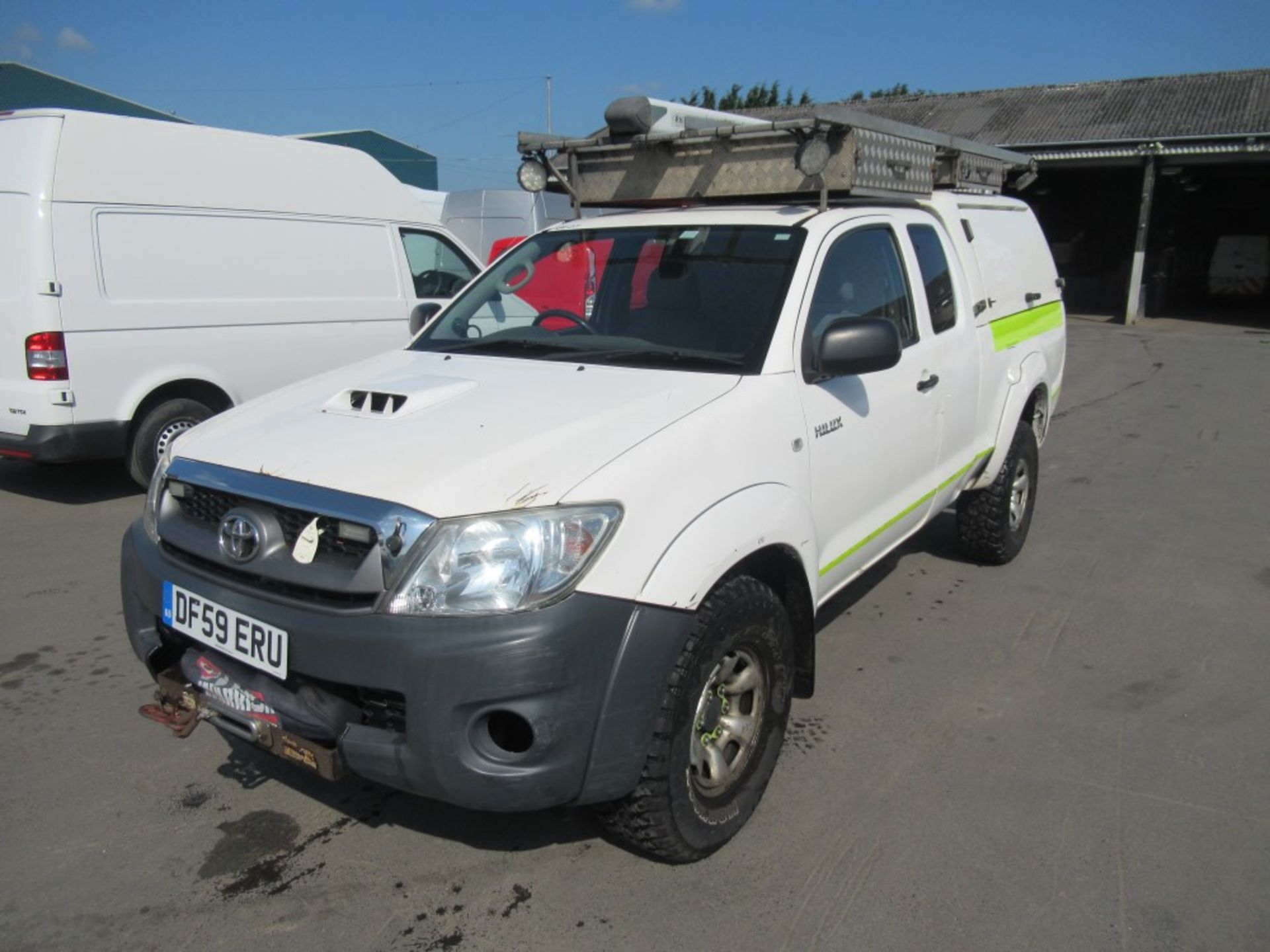 59 reg TOYOTA HILUX HL2 D-4D 4 X 4 ECB (DIRECT ELECTRICITY NW) 1ST REG 01/10, TEST 11/19, 98866M, V5 - Image 2 of 5