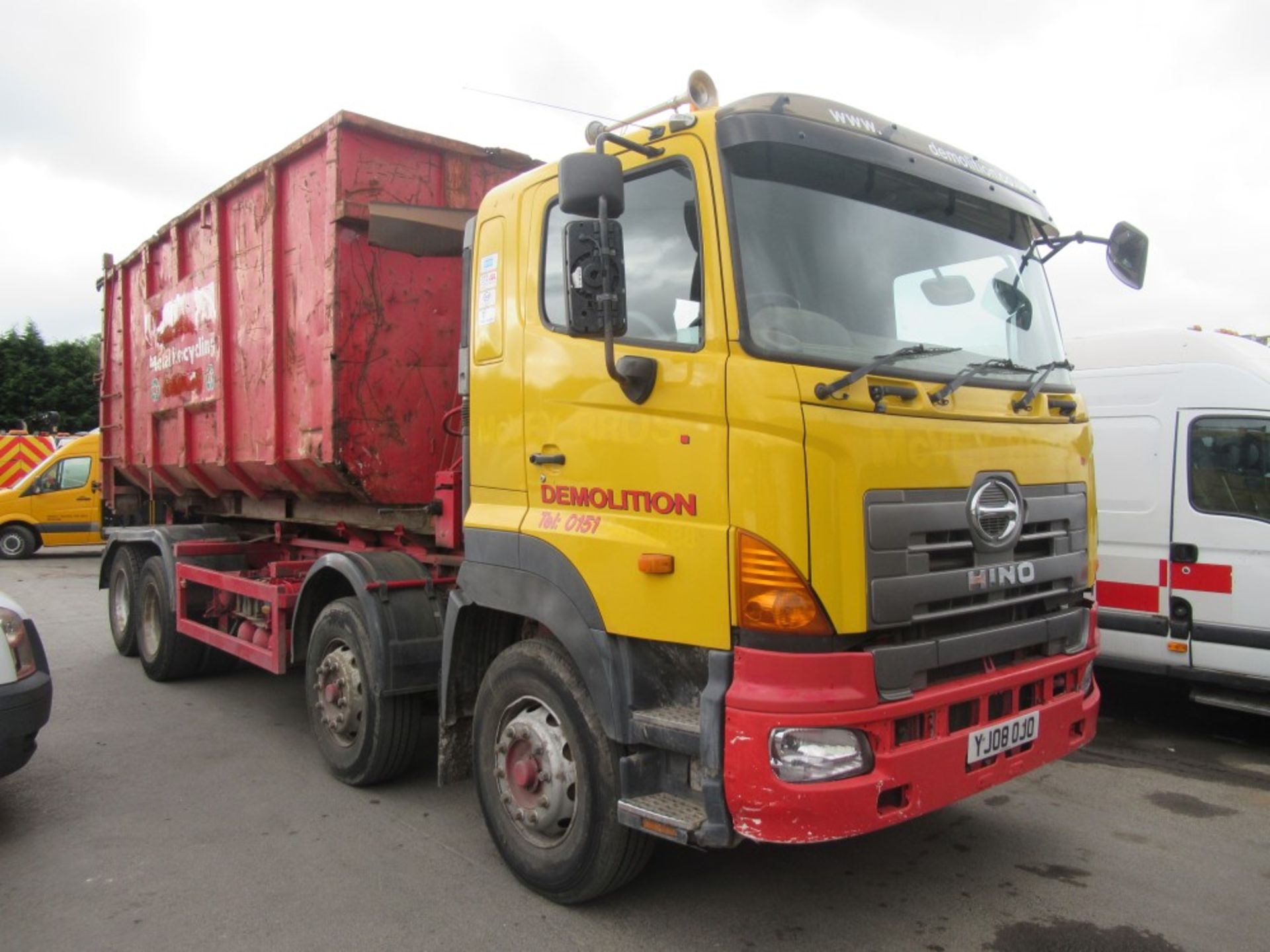 HINO HOOKLIFT SKIP LOADER, 1ST REG 05/08, 300785KM, V5 HERE, 1 FORMER KEEPER (SKIP ON BACK NOT