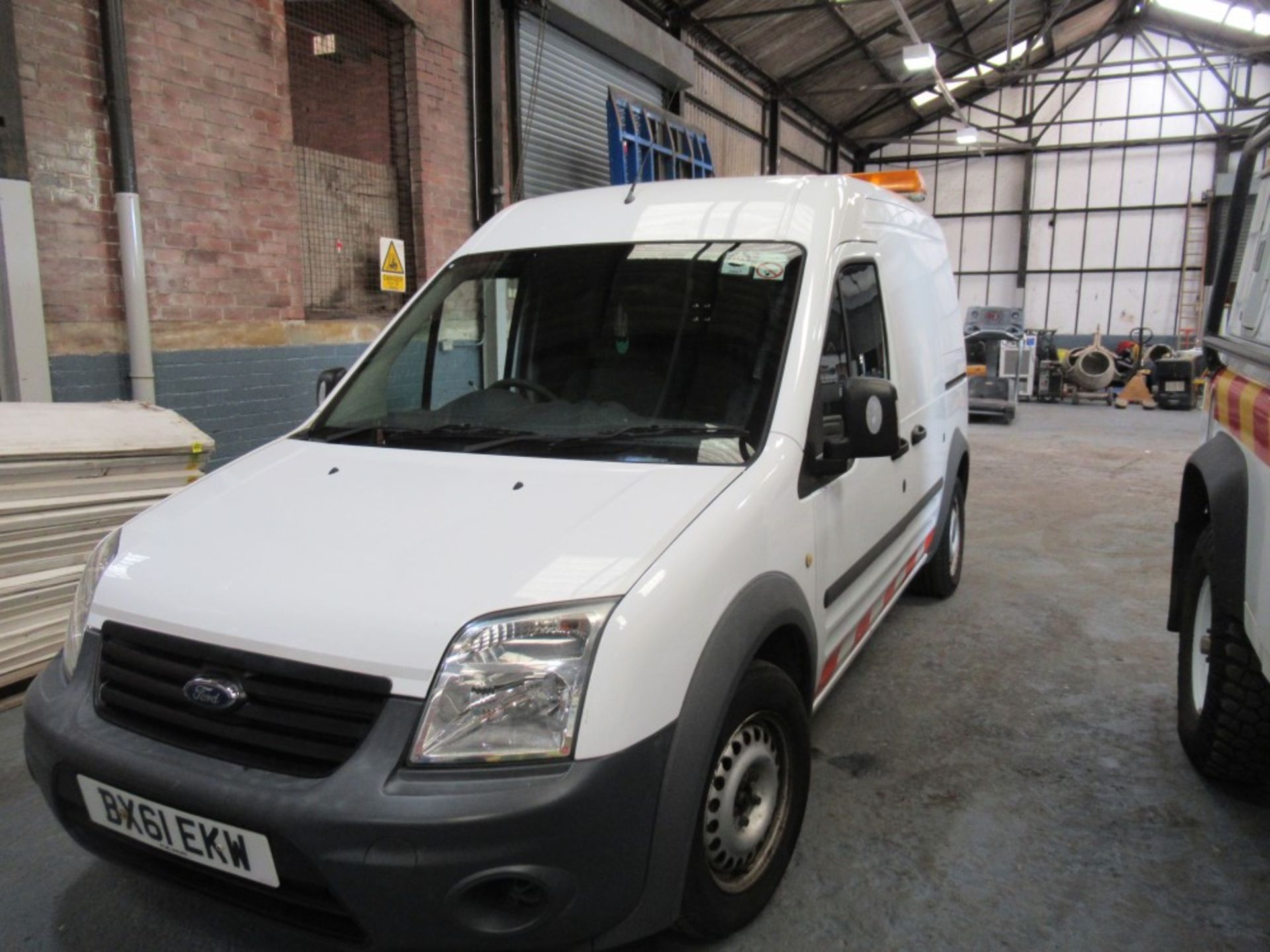 61 reg FORD TRANSIT CONNECT 90 T230 PANEL VAN, 1ST REG 09/11, TEST 06/20, 79470M WARRANTED, V5 HERE, - Image 2 of 6