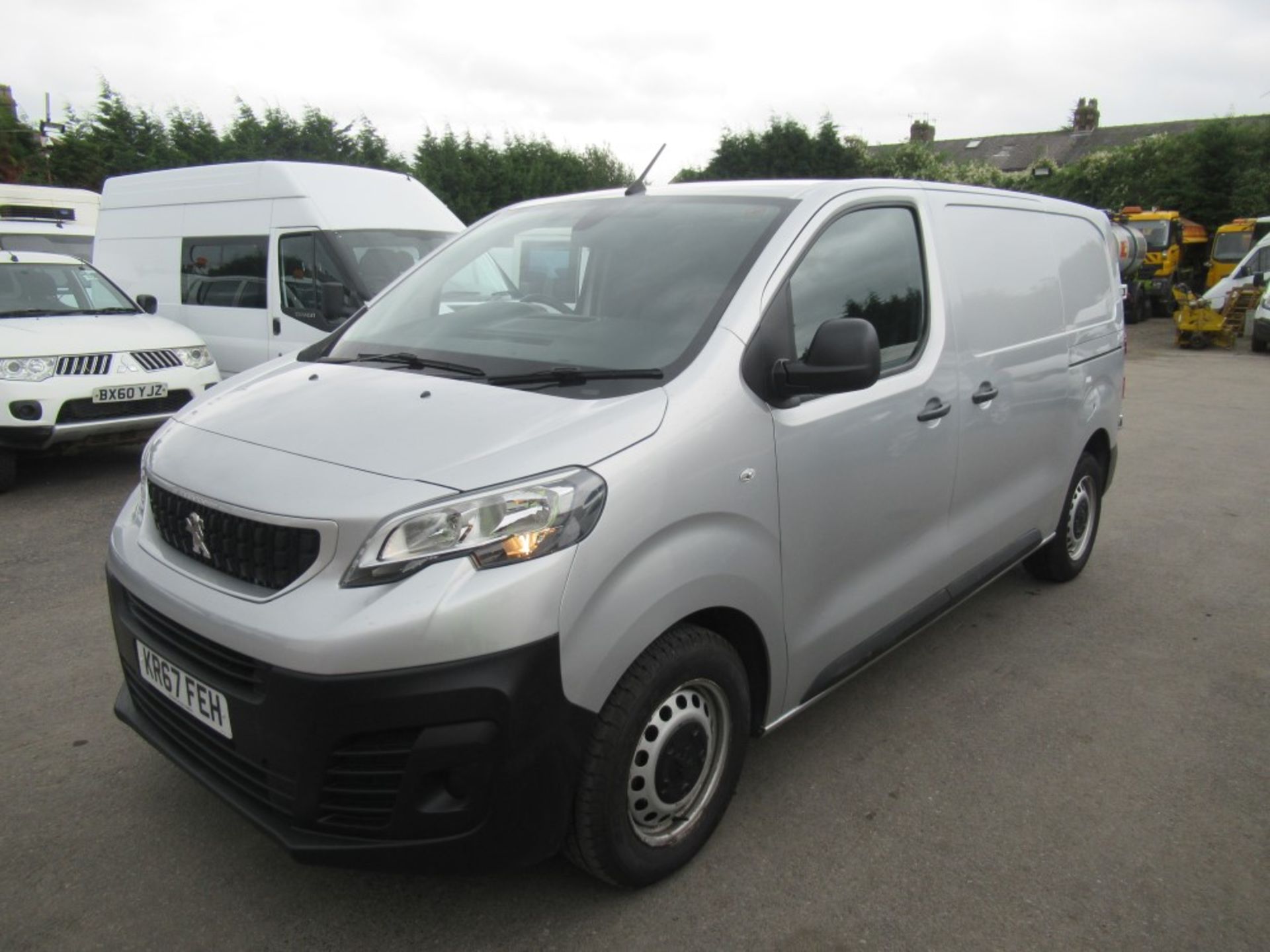 67 reg PEUGEOT EXPERT PRO STANDARD BLUE HDI VAN, 1ST REG 12/17, V5 HERE, 1 OWNER FROM NEW [+ VAT] - Image 2 of 6