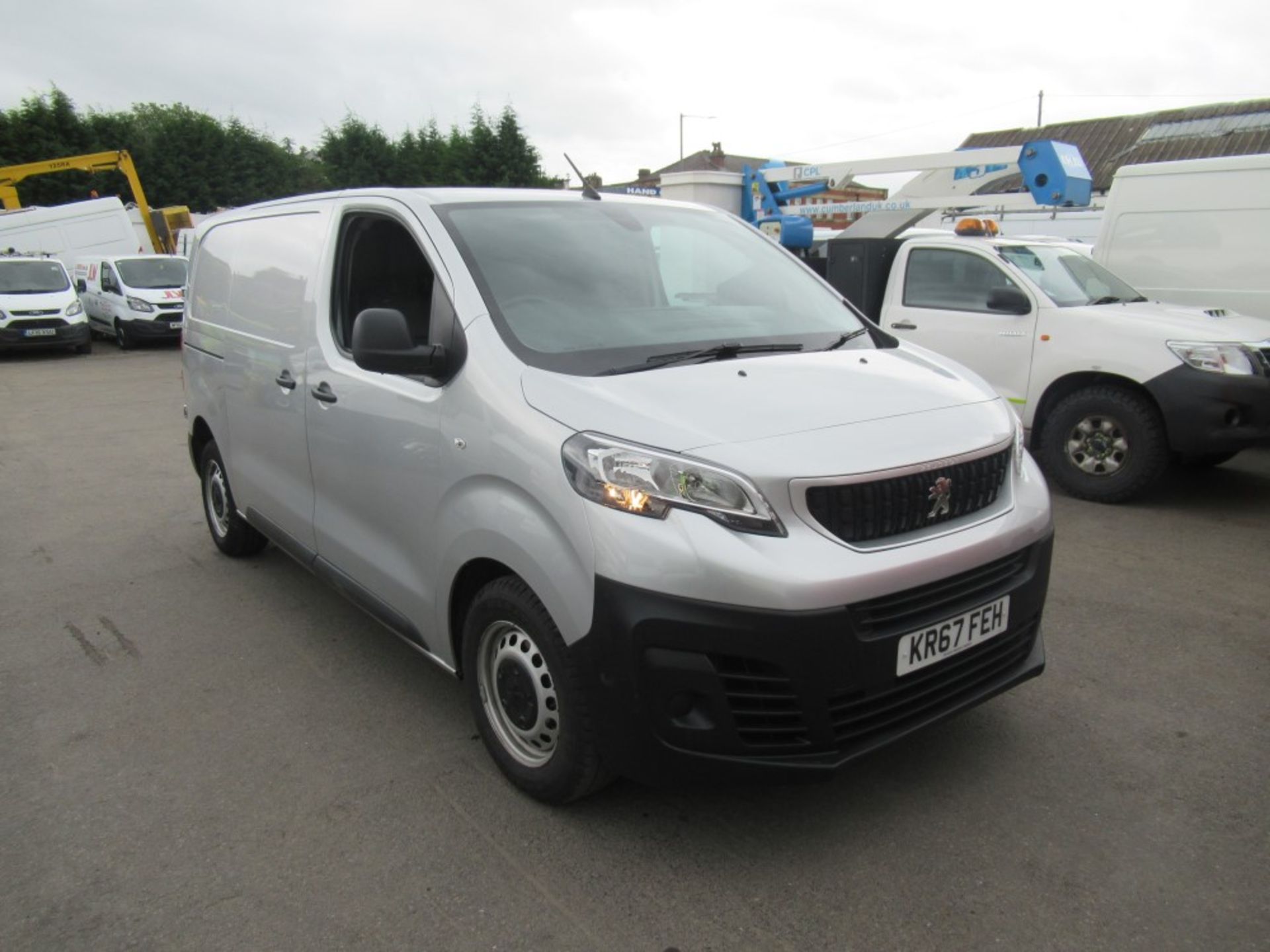 67 reg PEUGEOT EXPERT PRO STANDARD BLUE HDI VAN, 1ST REG 12/17, V5 HERE, 1 OWNER FROM NEW [+ VAT]