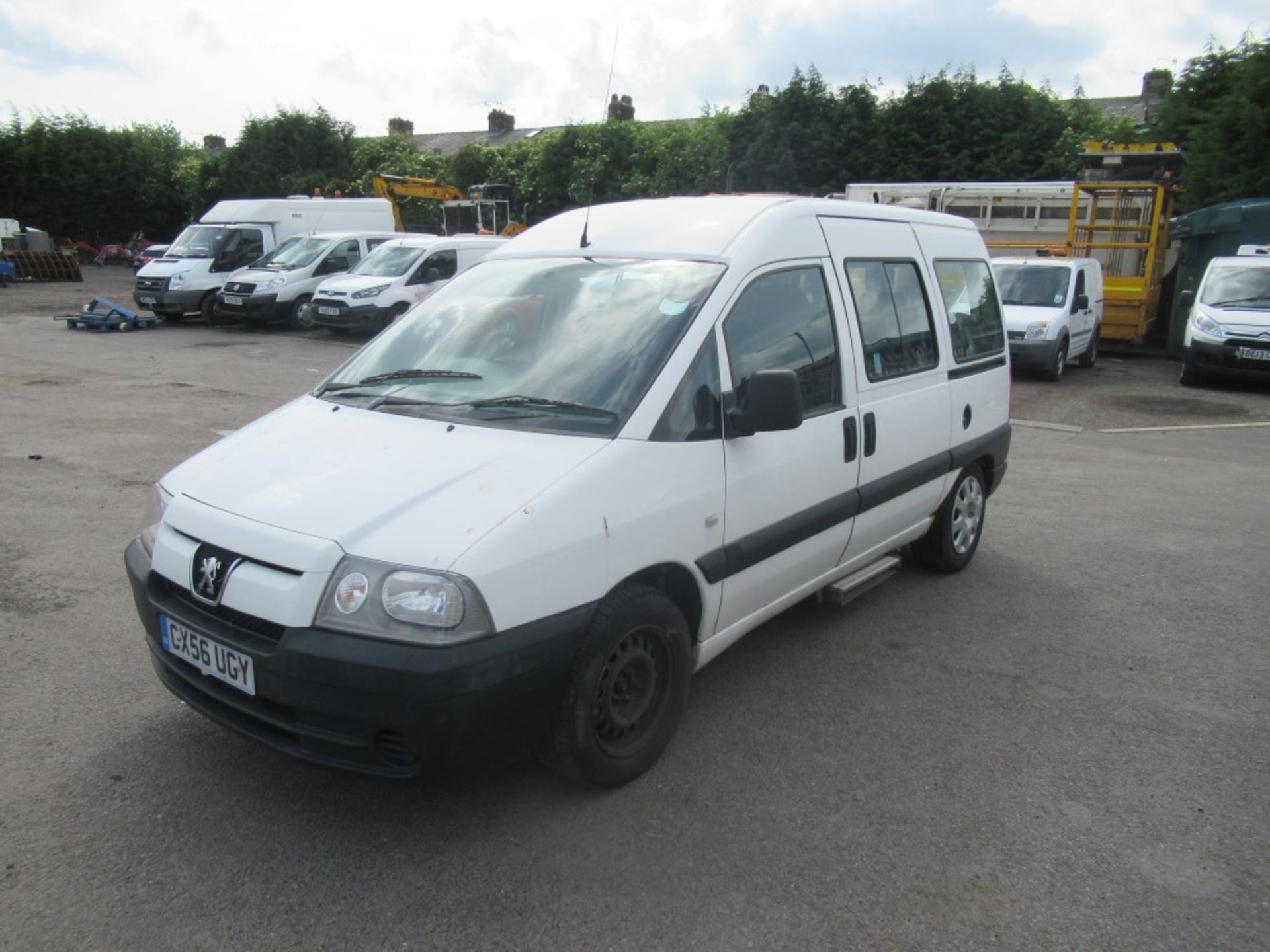 56 reg PEUGEOT EXPERT COMBI WHEELCHAIR ACCESSIBLE VEHICLE C/W FOLDING RAMP (DIRECT COUNCIL) 1ST - Image 2 of 6