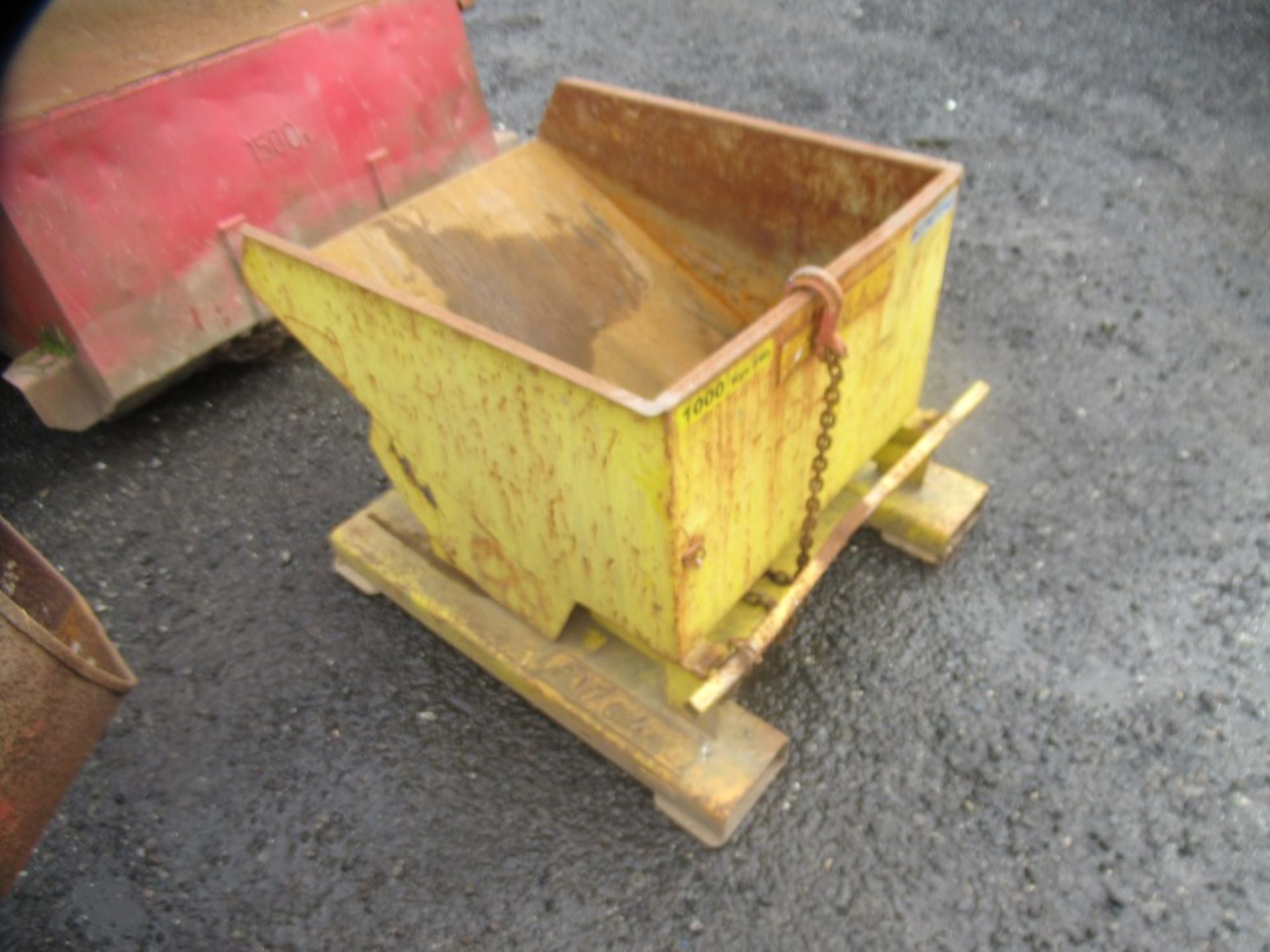 FORKLIFT TIPPING SKIP [NO VAT]