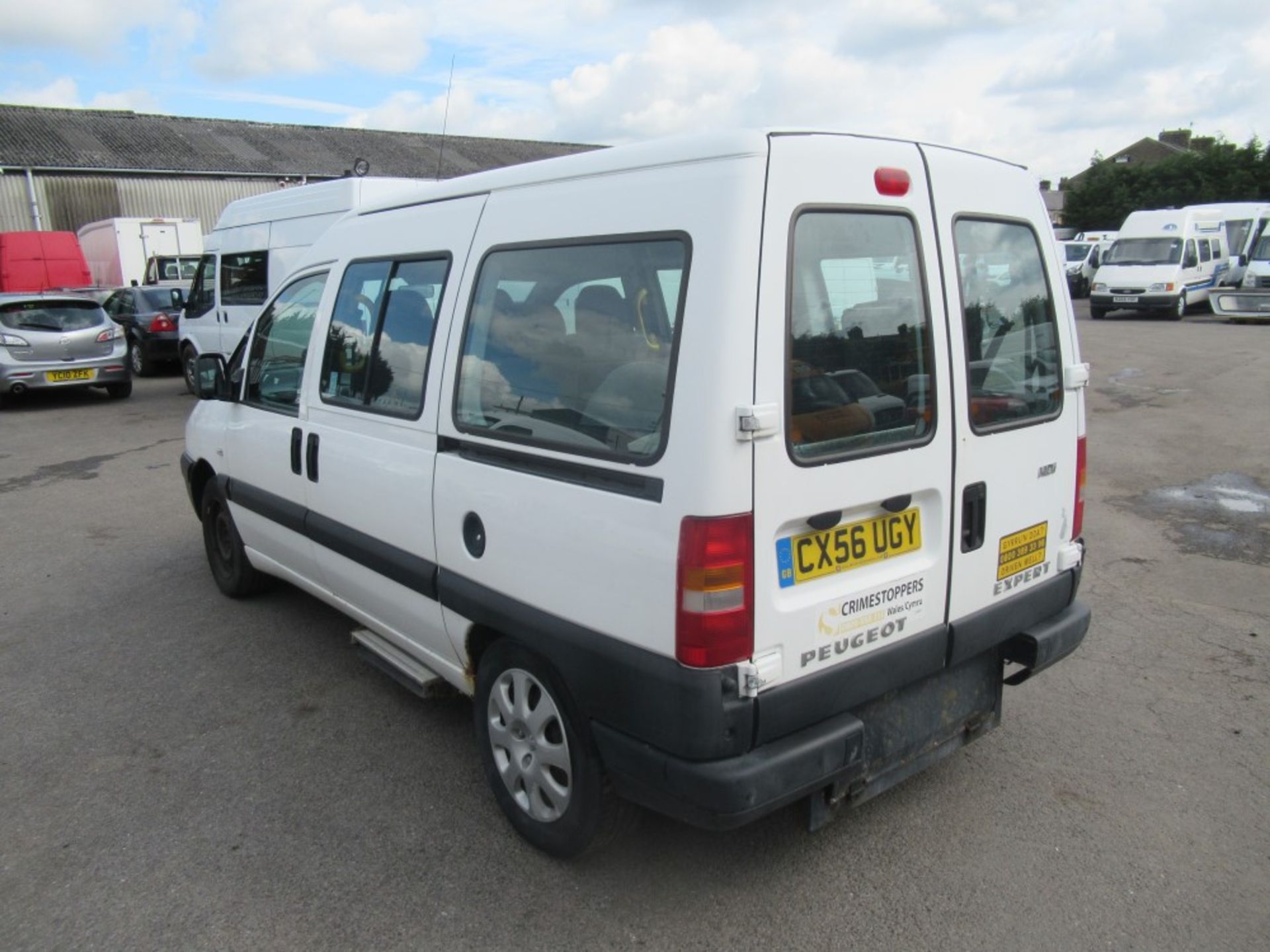 56 reg PEUGEOT EXPERT COMBI WHEELCHAIR ACCESSIBLE VEHICLE C/W FOLDING RAMP (DIRECT COUNCIL) 1ST - Image 3 of 6