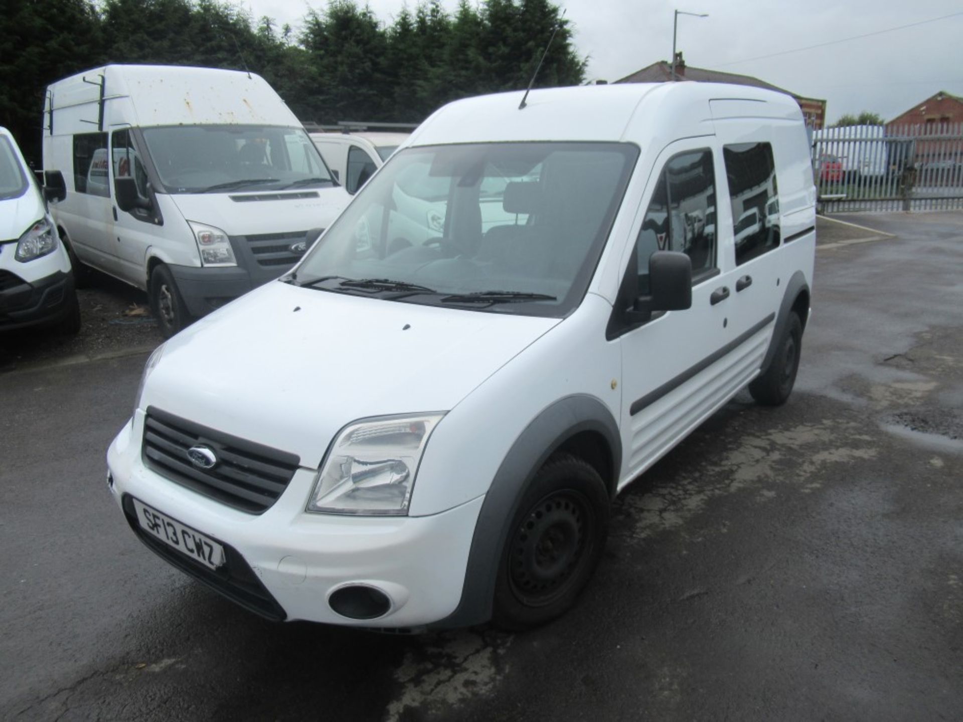 13 reg FORD TRANSIT CONNECT 90 T230 TREND, 1ST REG 03/13, 153853M WARRANTED, V5 HERE, 1 OWNER FROM - Image 2 of 6