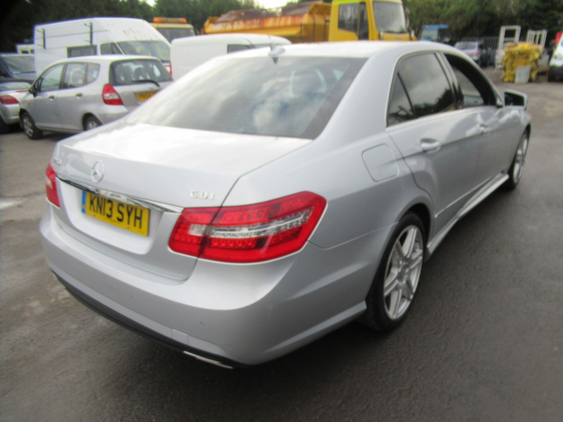 13 reg MERCEDES E250 SPORT CDI, 1ST REG 03/13, TEST 12/19, 181051M WARRANTED, V5 HERE, 2 FORMER - Image 4 of 5