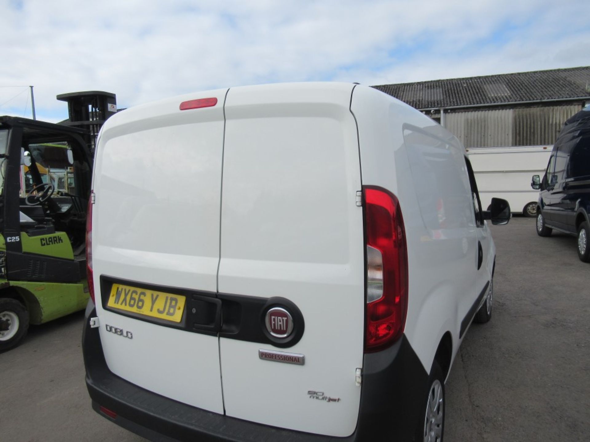 66 reg FIAT DOBLO 16V MULTIJET, 1ST REG 09/16, TEST 07/20, 64399M WARRANTED, V5 HERE, 1 OWNER FROM - Image 4 of 6