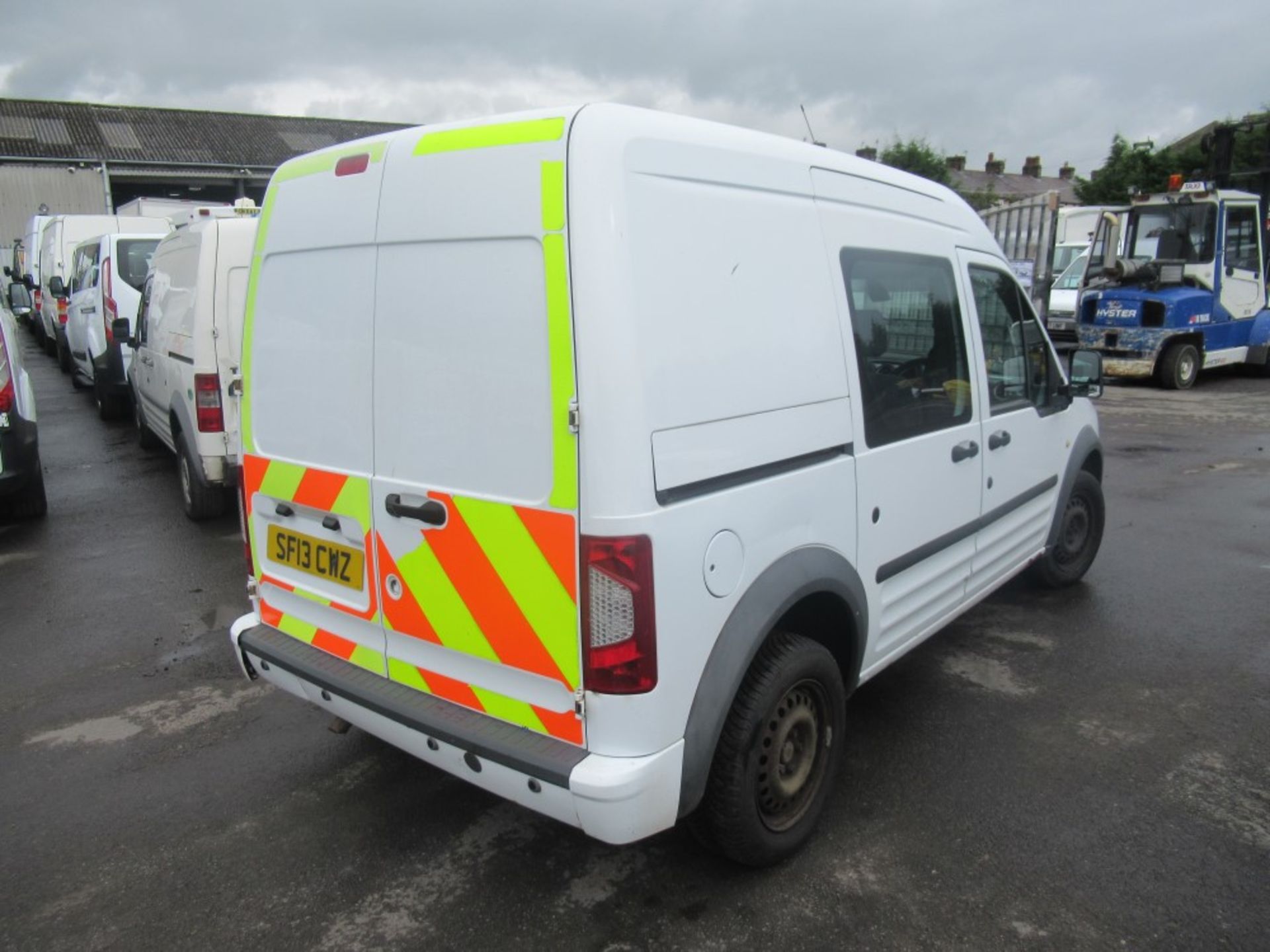 13 reg FORD TRANSIT CONNECT 90 T230 TREND, 1ST REG 03/13, 153853M WARRANTED, V5 HERE, 1 OWNER FROM - Image 4 of 6