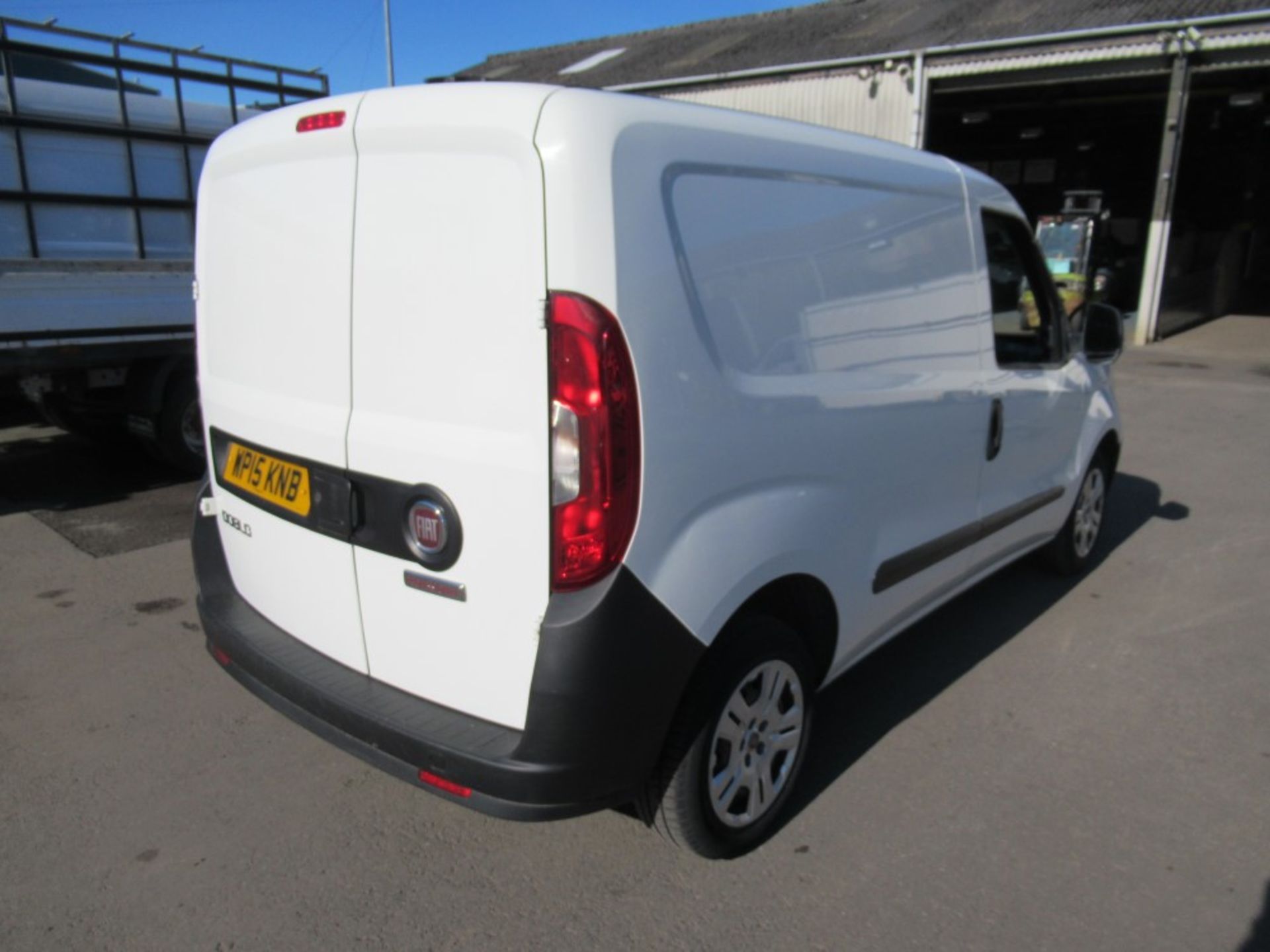 15 reg FIAT DOBLO 16V MULTIJET, 1ST REG 04/15, TEST 03/20, 28126M WARRANTED, V5 HERE, 1 OWNER FROM - Image 4 of 6