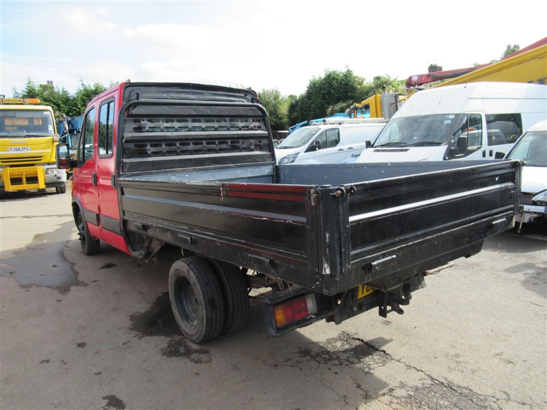 02 reg IVECO CREW CAB TIPPER, 1ST REG 07/02, NO V5 [NO VAT] - Image 3 of 5