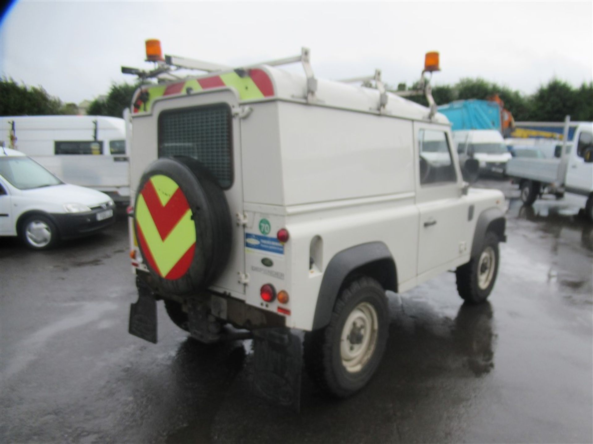 09 reg LAND ROVER DEFENDER 90 HARD TOP, 1ST REG 05/09, TEST 12/19, 1314514M WARRANTED, V5 HERE, 1 - Image 4 of 6