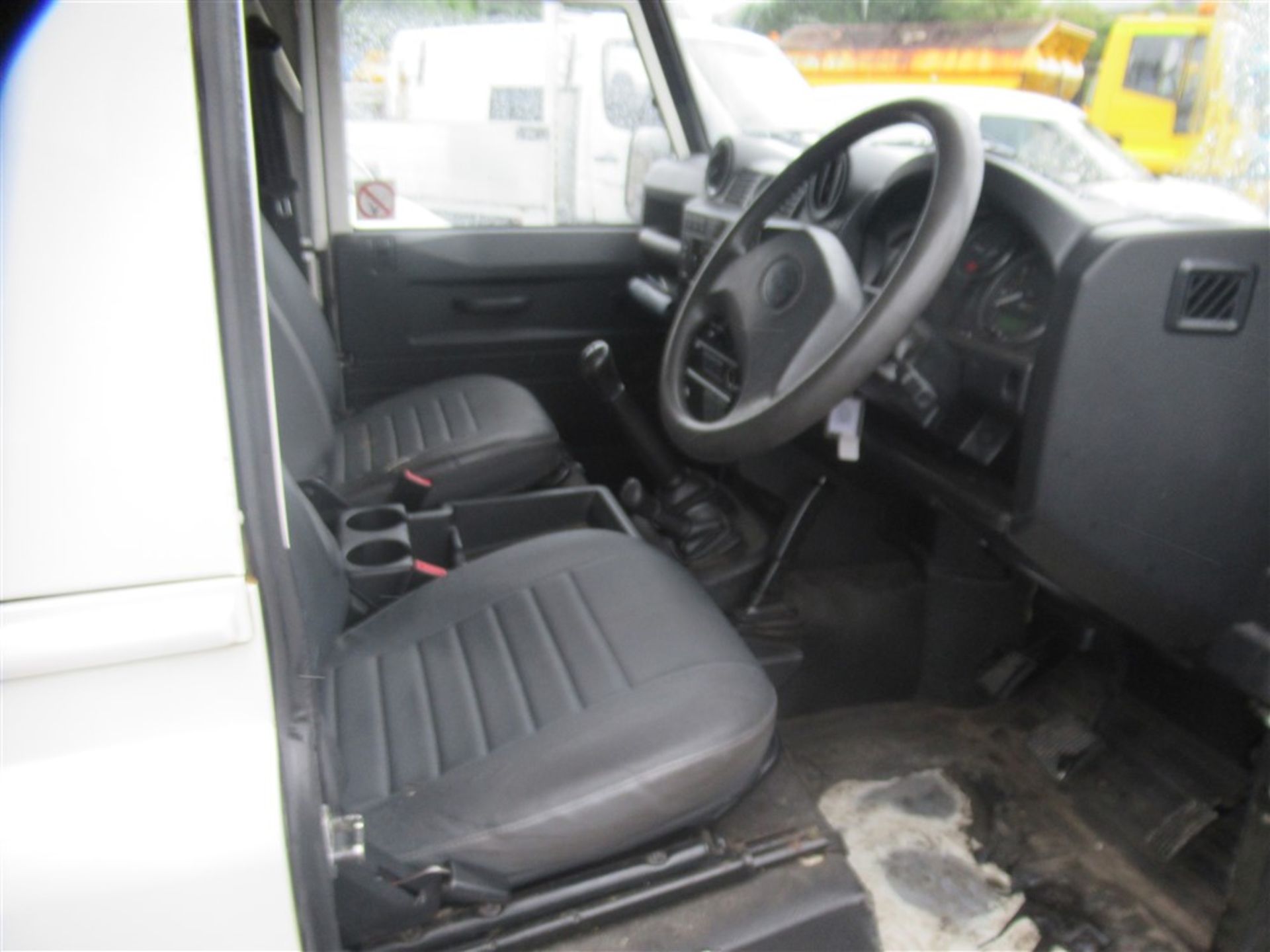 09 reg LAND ROVER DEFENDER 90 HARD TOP, 1ST REG 05/09, TEST 12/19, 1314514M WARRANTED, V5 HERE, 1 - Image 6 of 6