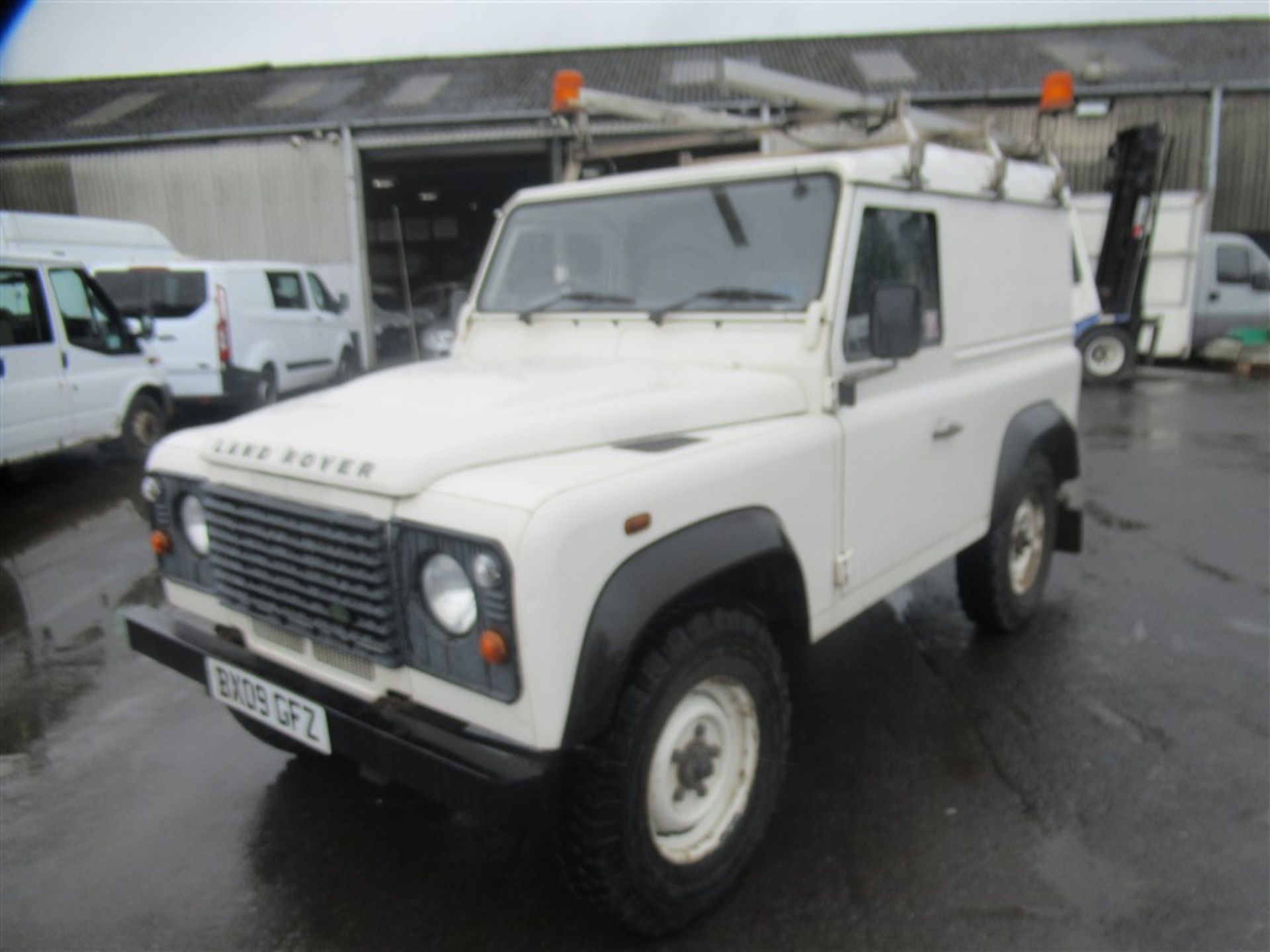 09 reg LAND ROVER DEFENDER 90 HARD TOP, 1ST REG 05/09, TEST 12/19, 1314514M WARRANTED, V5 HERE, 1 - Image 2 of 6