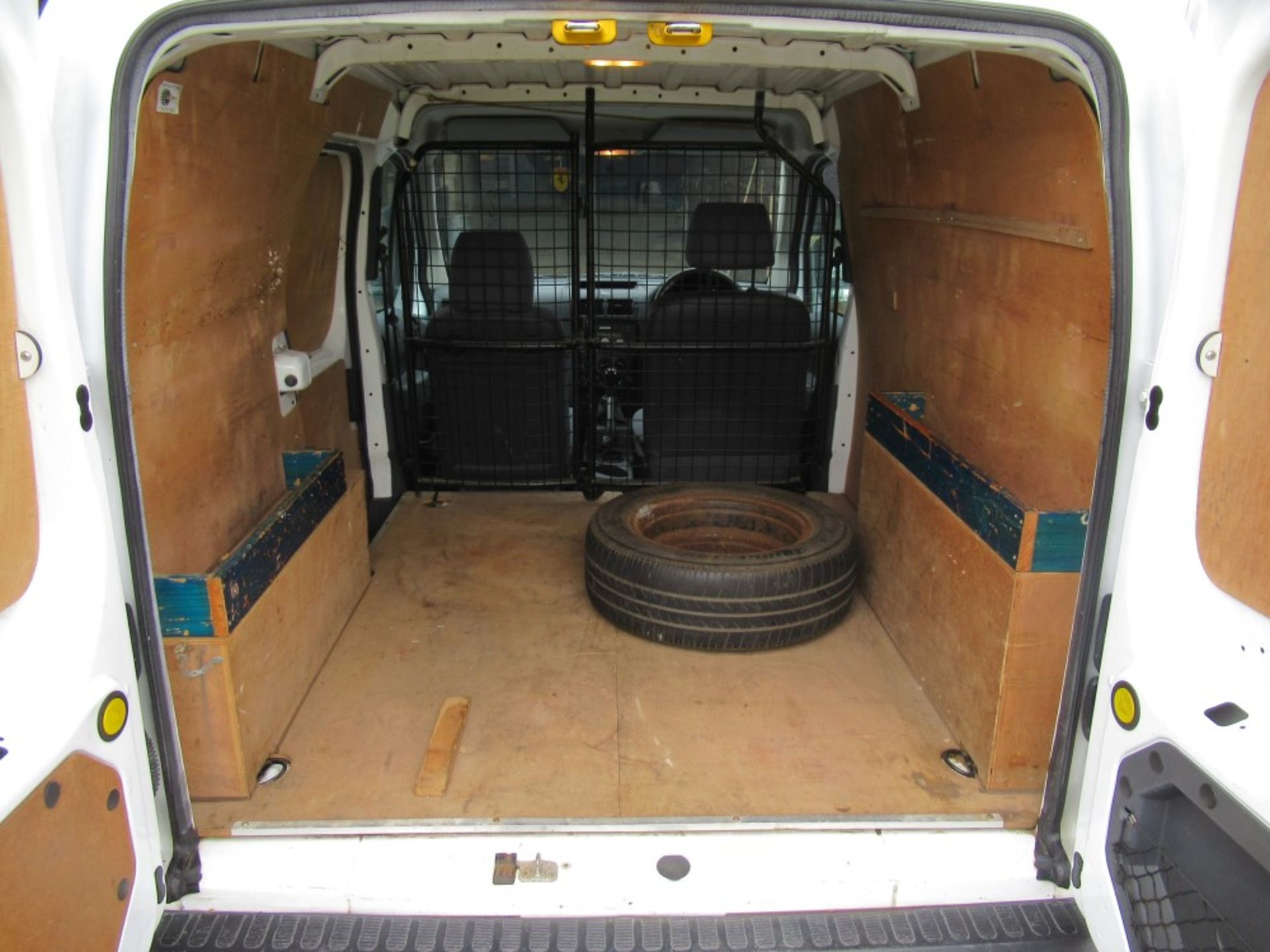 57 reg FORD TRANSIT CONNECT T200 L75, 1ST REG 09/07, 73553M NOT WARRANTED, V5 HERE, 2 FORMER KEEPERS - Image 5 of 6