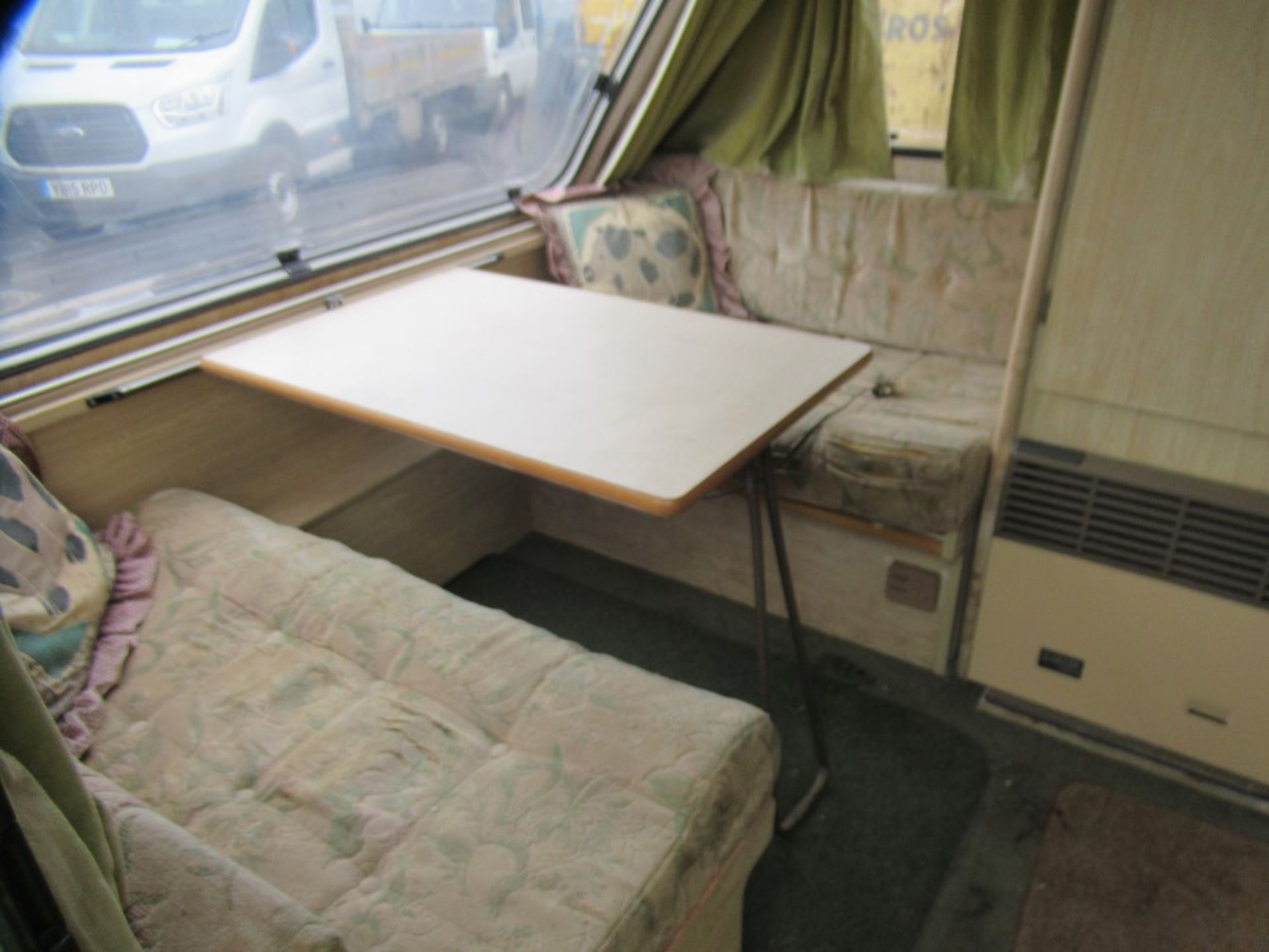 2 BERTH CARAVAN (NO KEYS) [NO VAT] - Bild 5 aus 6