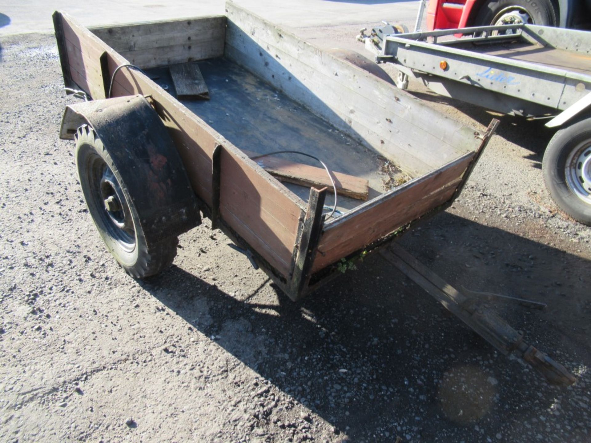 HEAVY DUTY 2 WHEELED TRAILER WITH LANDROVER TYRES [NO VAT]