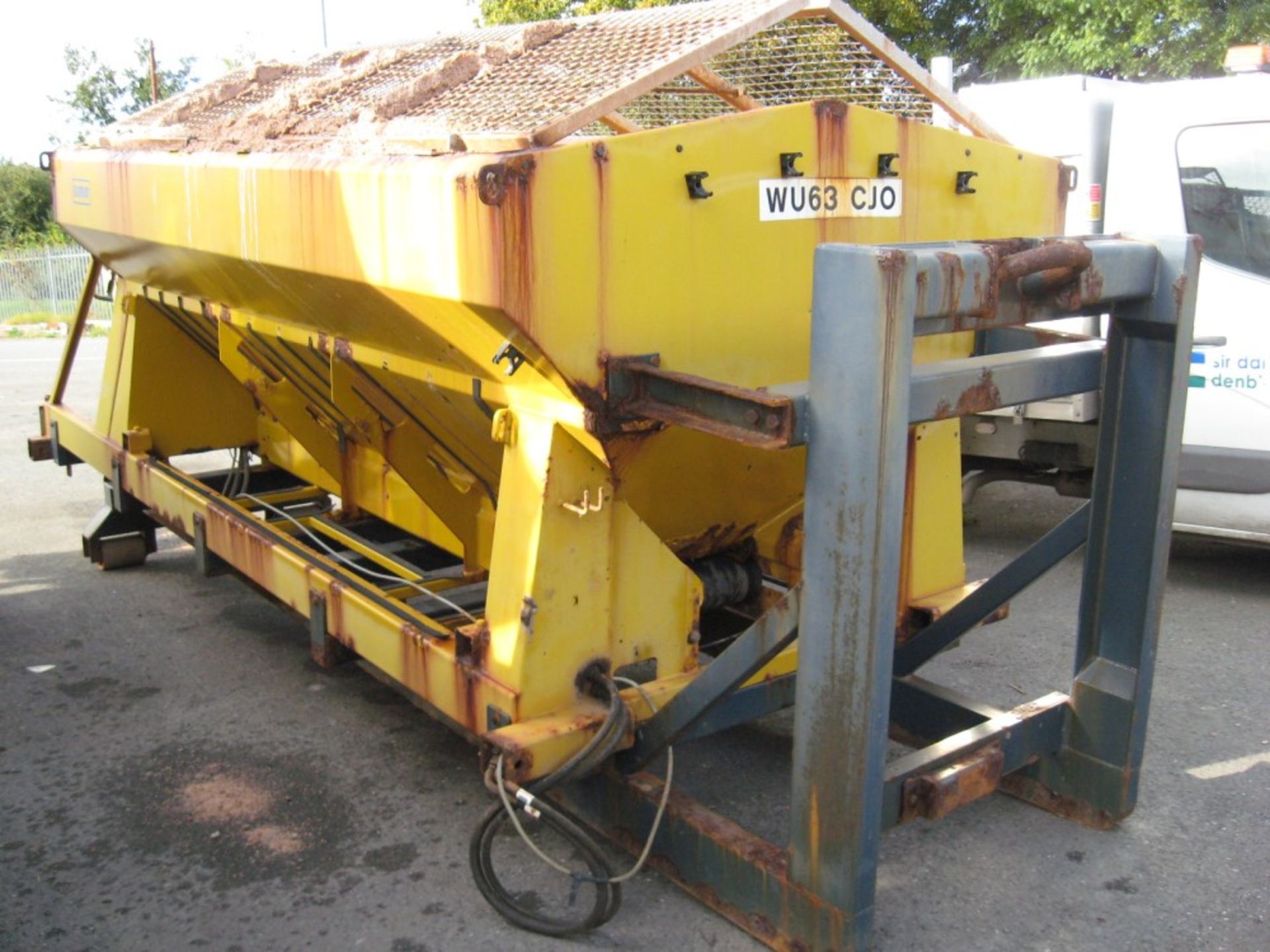 HOOK LIFT GRITTER BODY (DIRECT COUNCIL) TO BE SOLD ON SITE AT RUTHIN - RING FOR DETAILS [+ VAT]