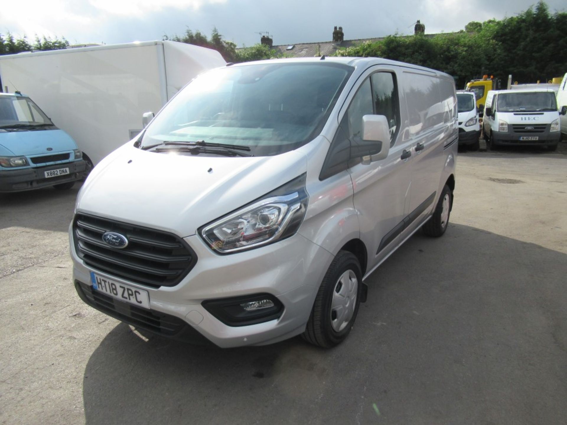 18 reg FORD TRANSIT CUSTOM 300 TREND, 1ST REG 08/18, 22826M WARRANTED, V5 HERE, 1 OWNER FROM - Image 2 of 6