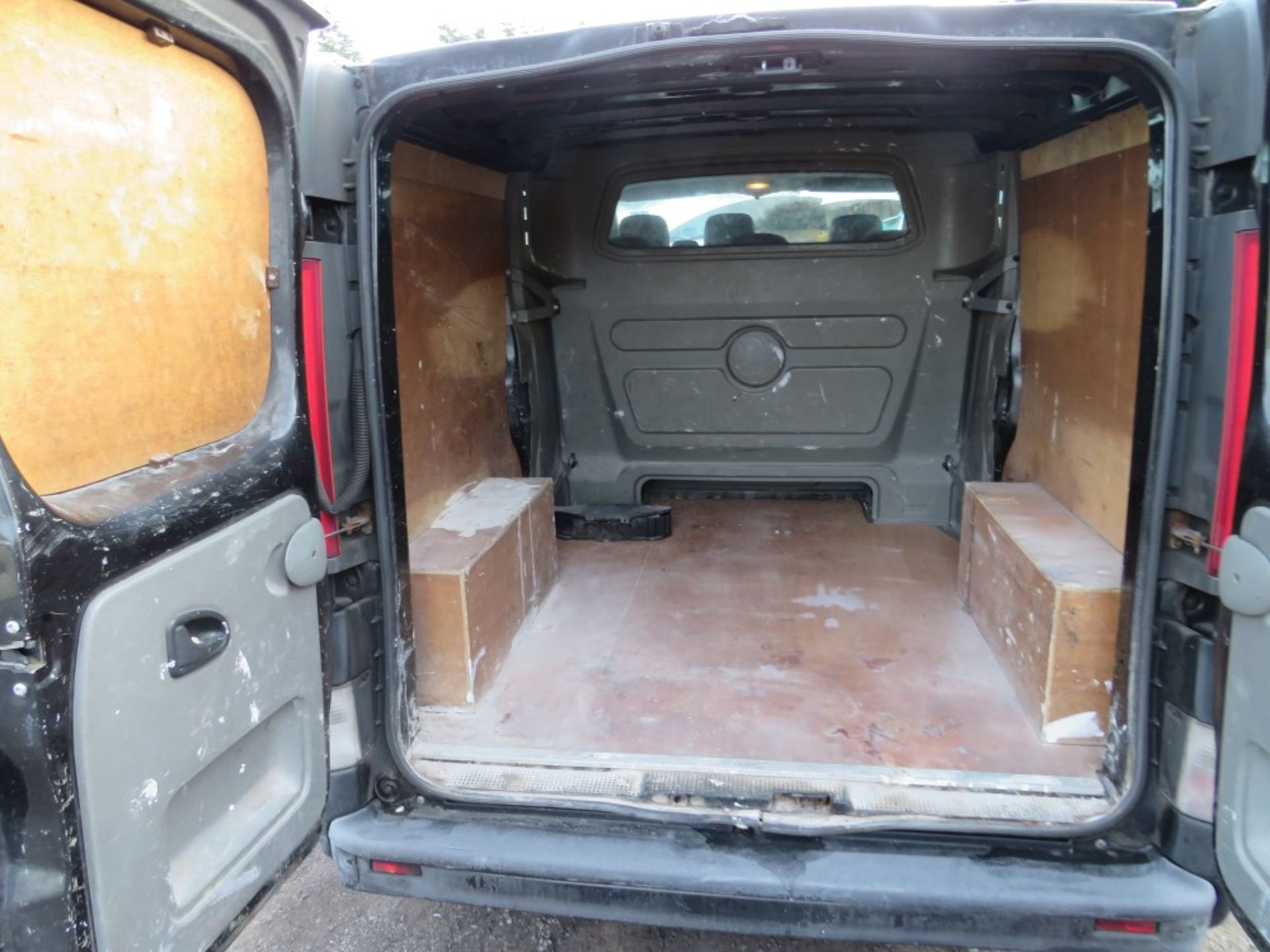 07 reg VAUXHALL VIVARO 2900 CREW VAN, 1ST REG 05/07, TEST 08/20, 147938M NOT WARRANTED, V5 HERE, 2 - Image 5 of 7