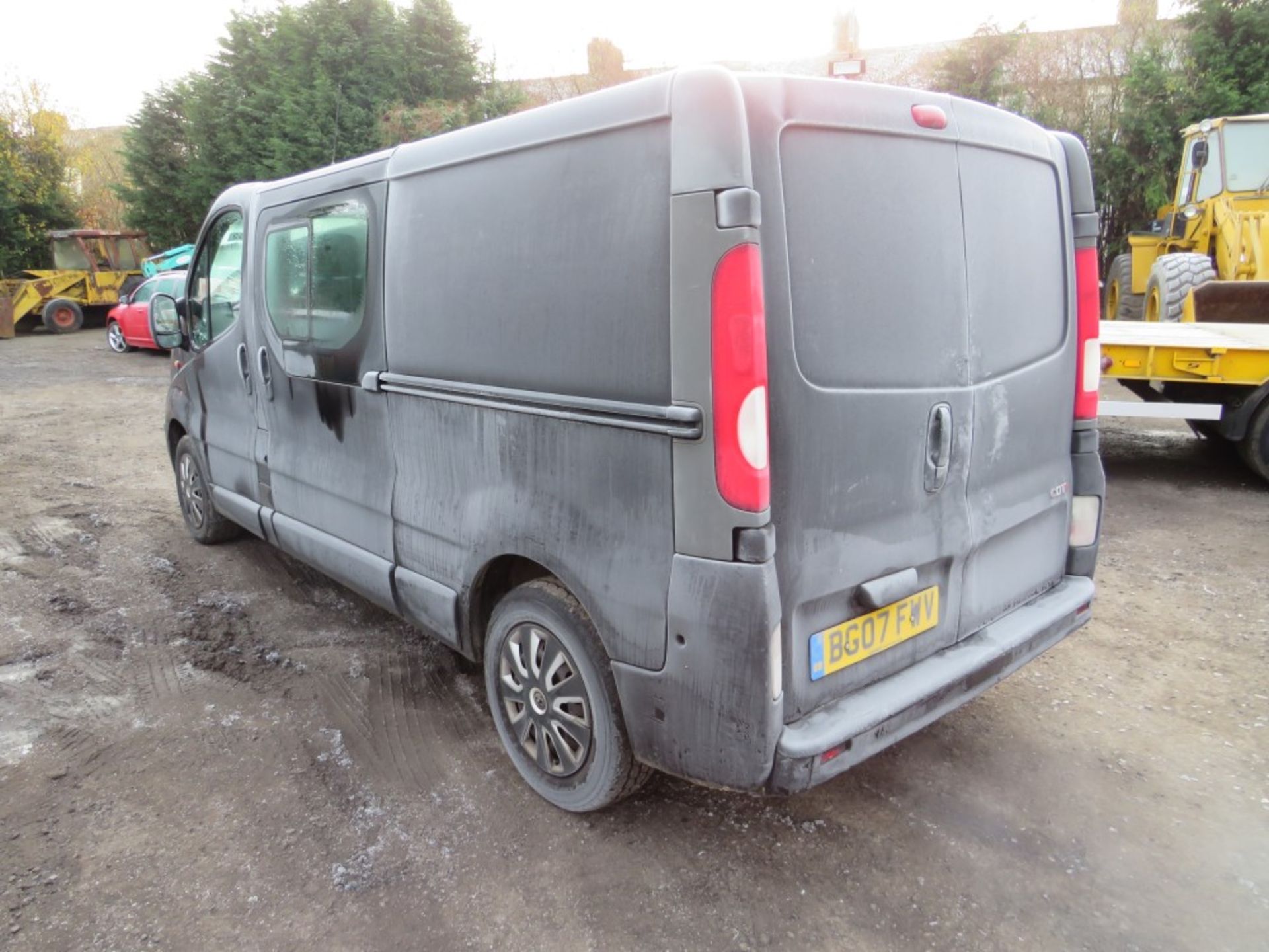 07 reg VAUXHALL VIVARO 2900 CREW VAN, 1ST REG 05/07, TEST 08/20, 147938M NOT WARRANTED, V5 HERE, 2 - Image 3 of 7