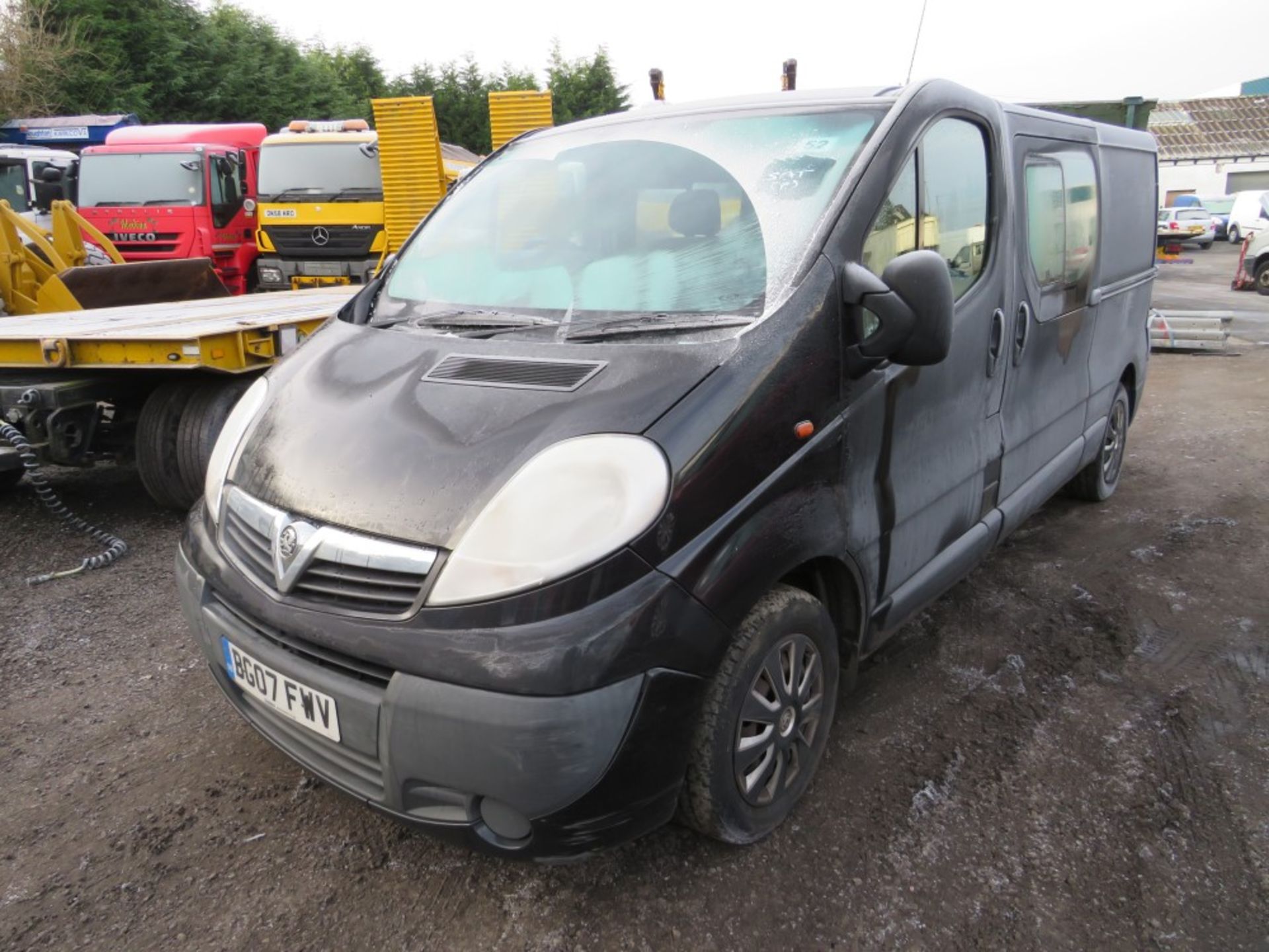 07 reg VAUXHALL VIVARO 2900 CREW VAN, 1ST REG 05/07, TEST 08/20, 147938M NOT WARRANTED, V5 HERE, 2 - Image 2 of 7