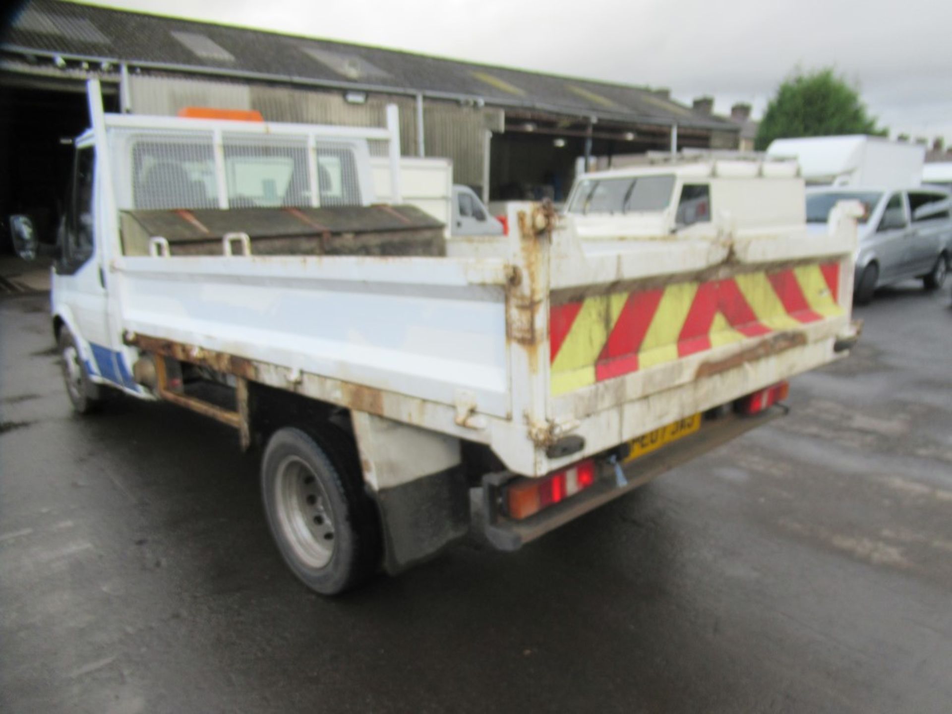 07 reg FORD TRANSIT 100 T350M RWD TIPPER (DIRECT COUNCIL) 1ST REG 06/07, TEST 06/20, 115438M, V5 - Image 3 of 5